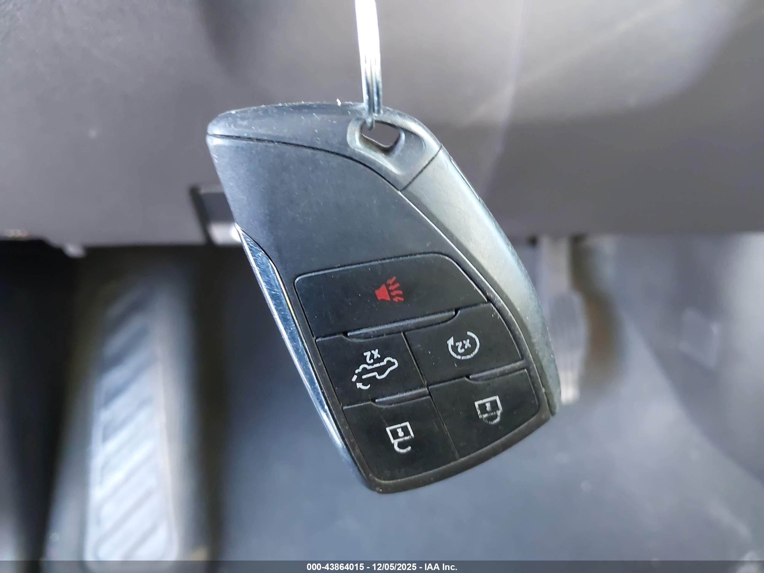 GMC SIERRA image 11