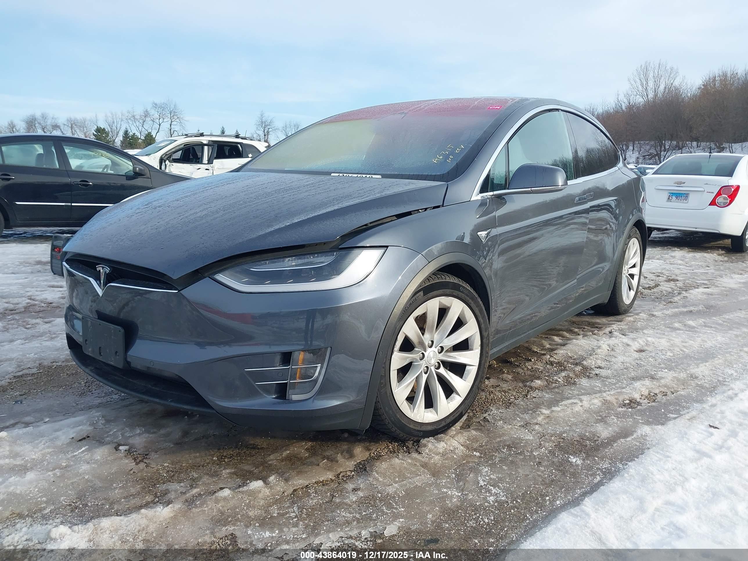 TESLA MODEL image 2