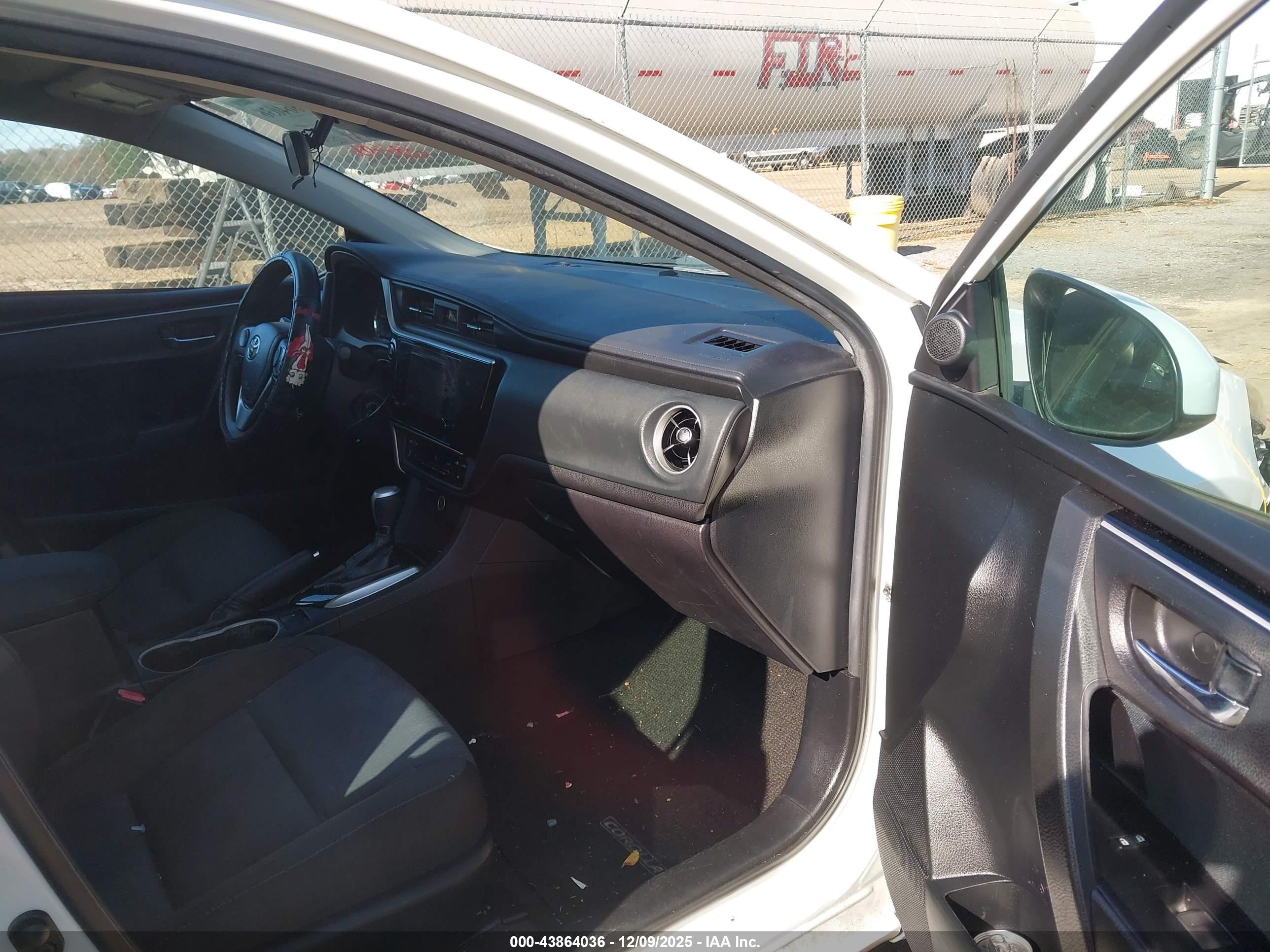 TOYOTA COROLLA image 5