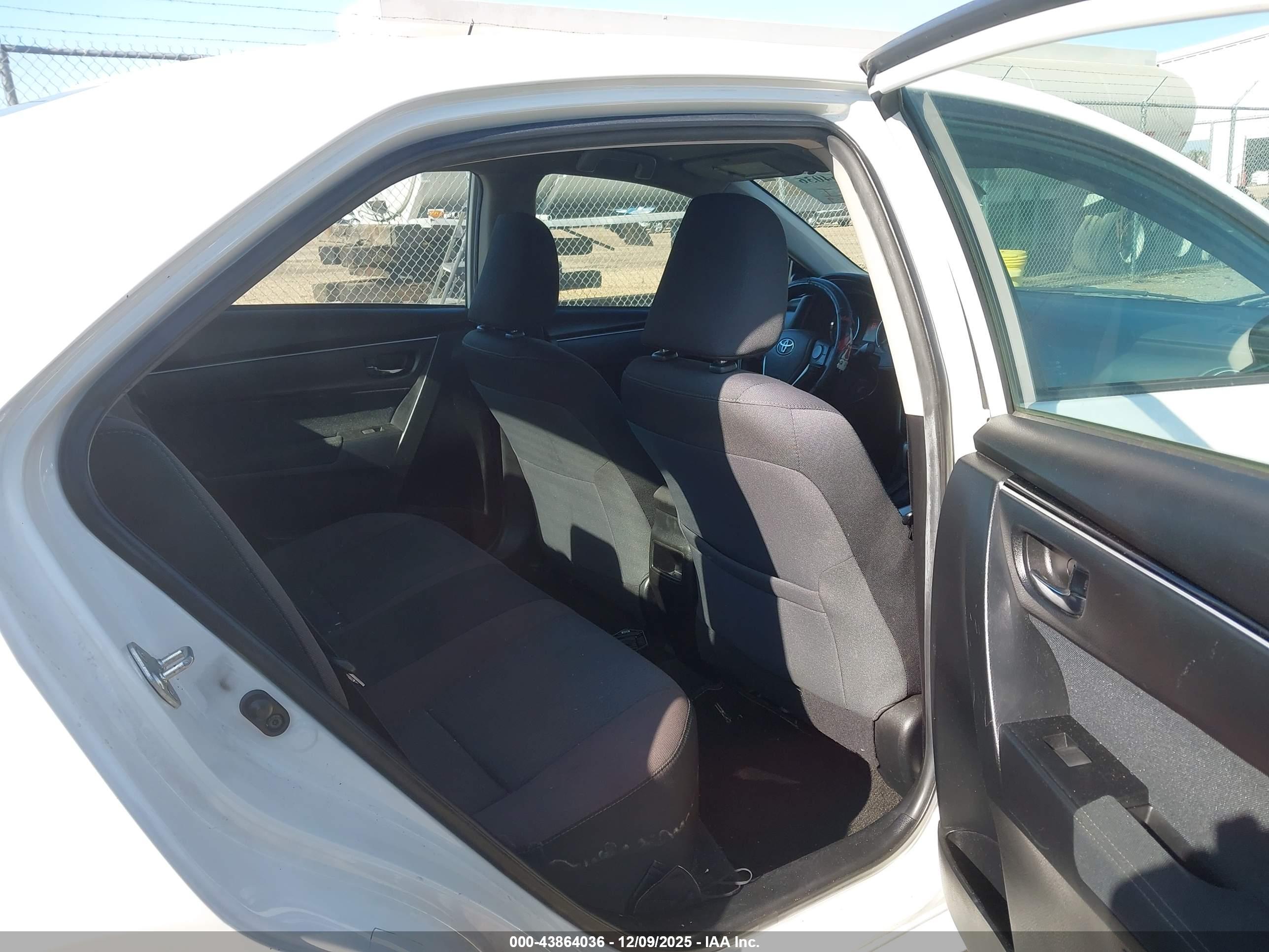 TOYOTA COROLLA image 8