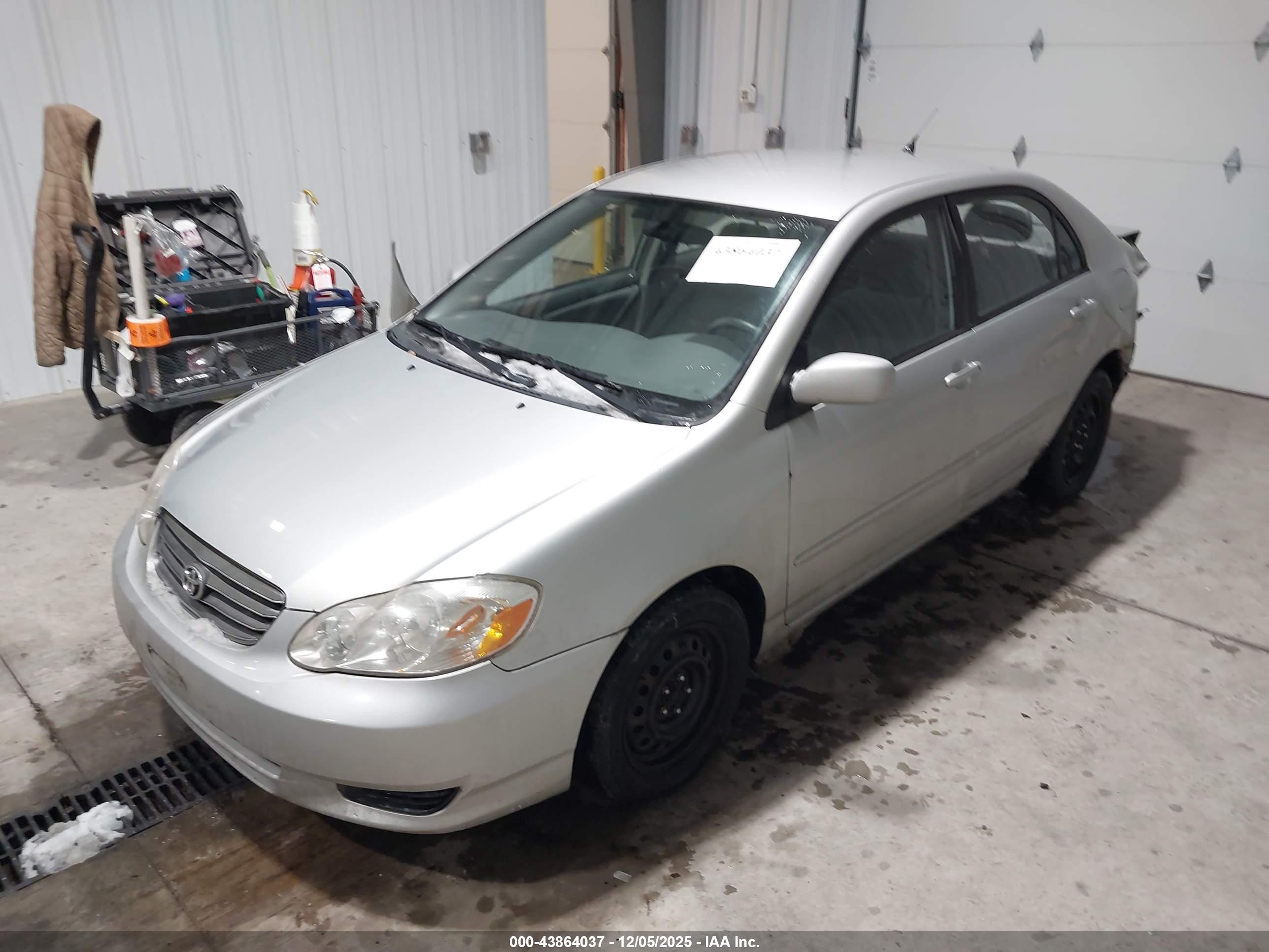 TOYOTA COROLLA image 2