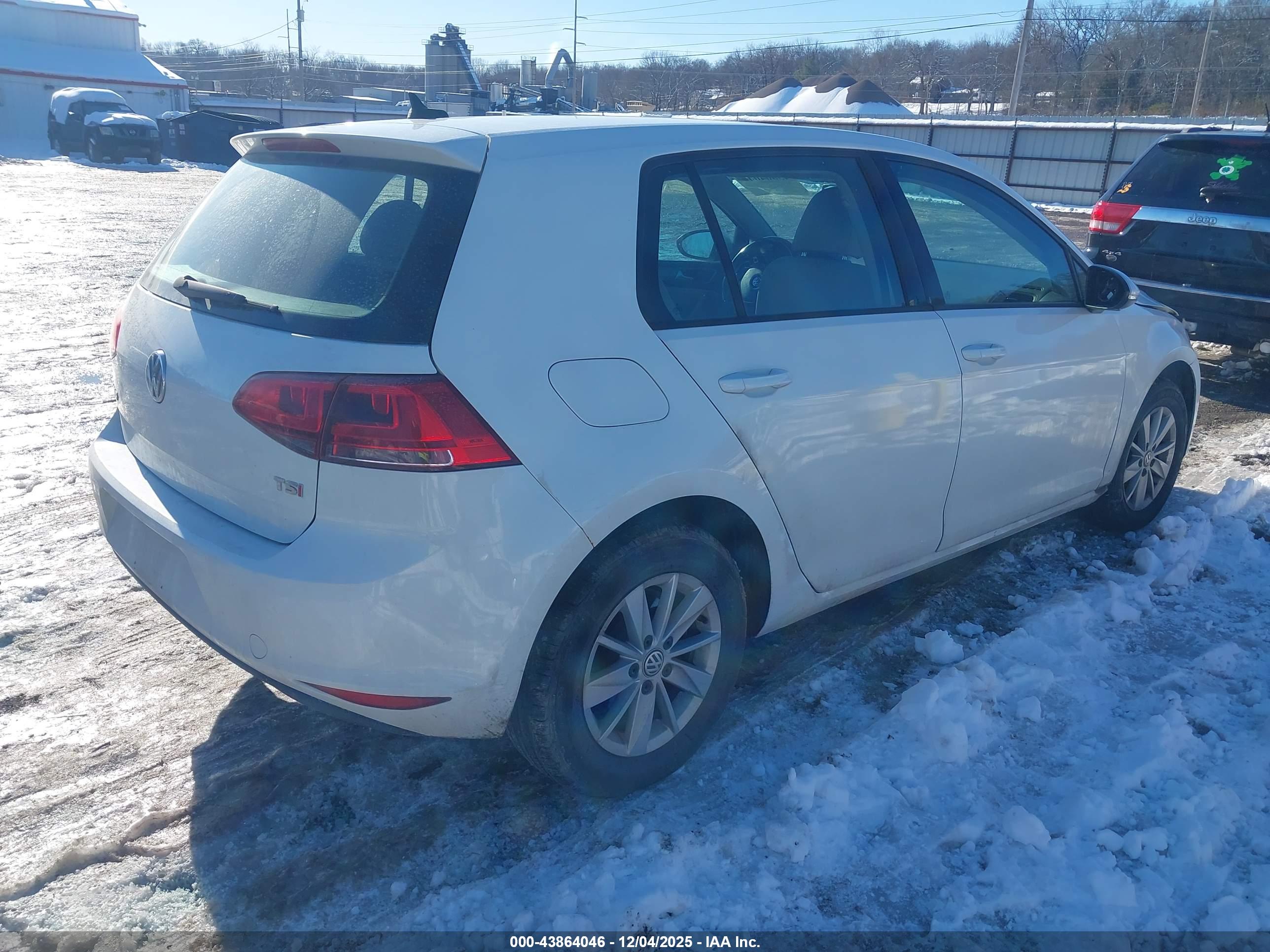 VOLKSWAGEN GOLF image 4