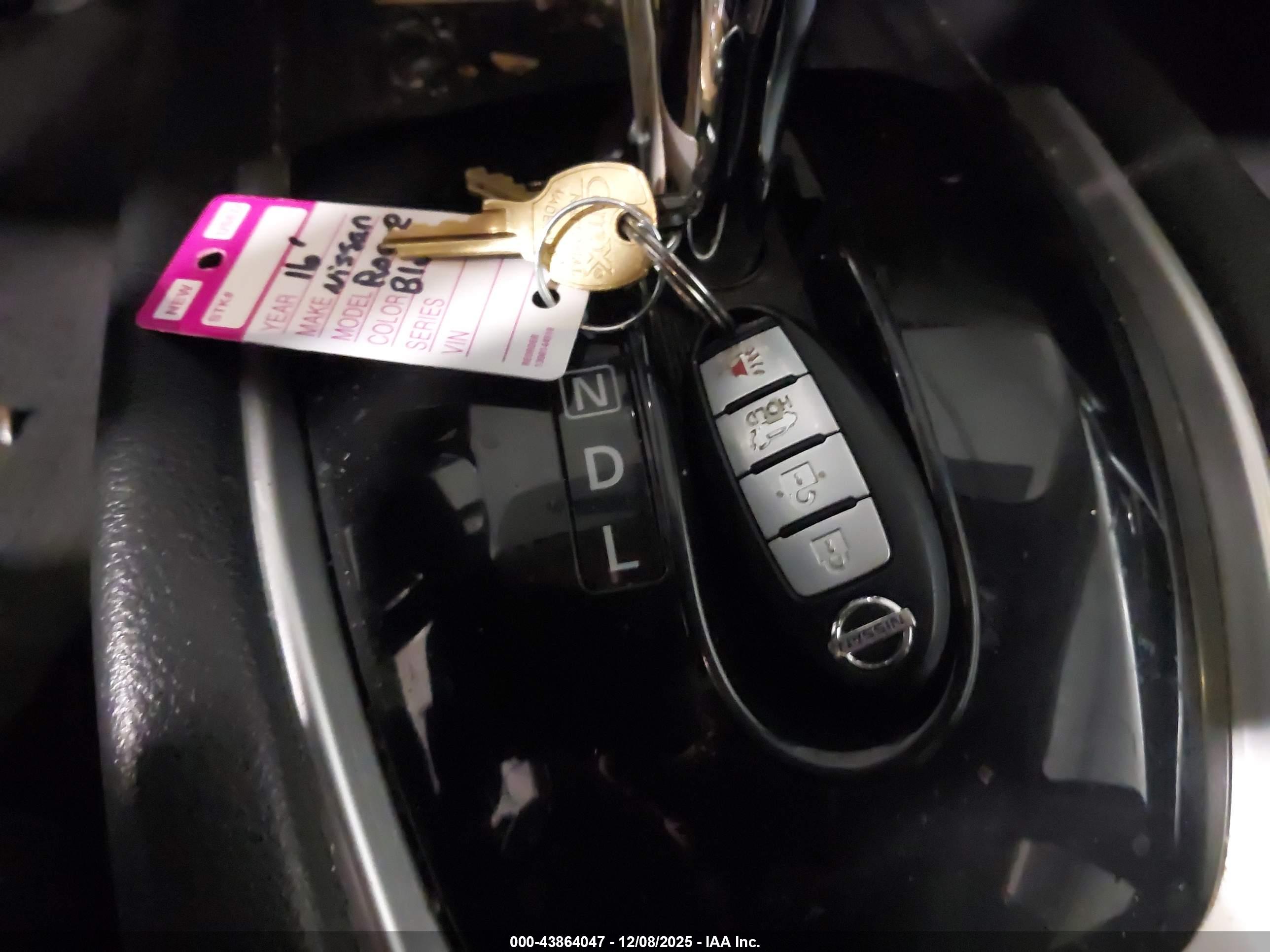 NISSAN ROGUE image 11