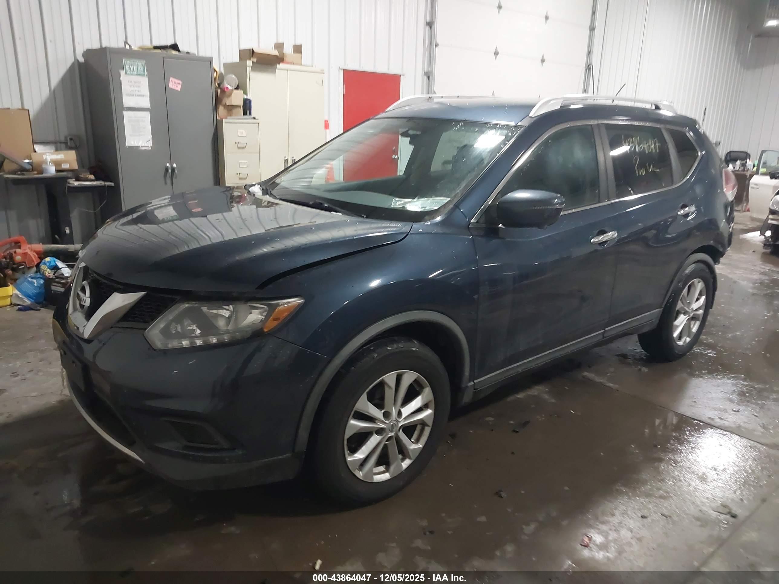 NISSAN ROGUE image 2