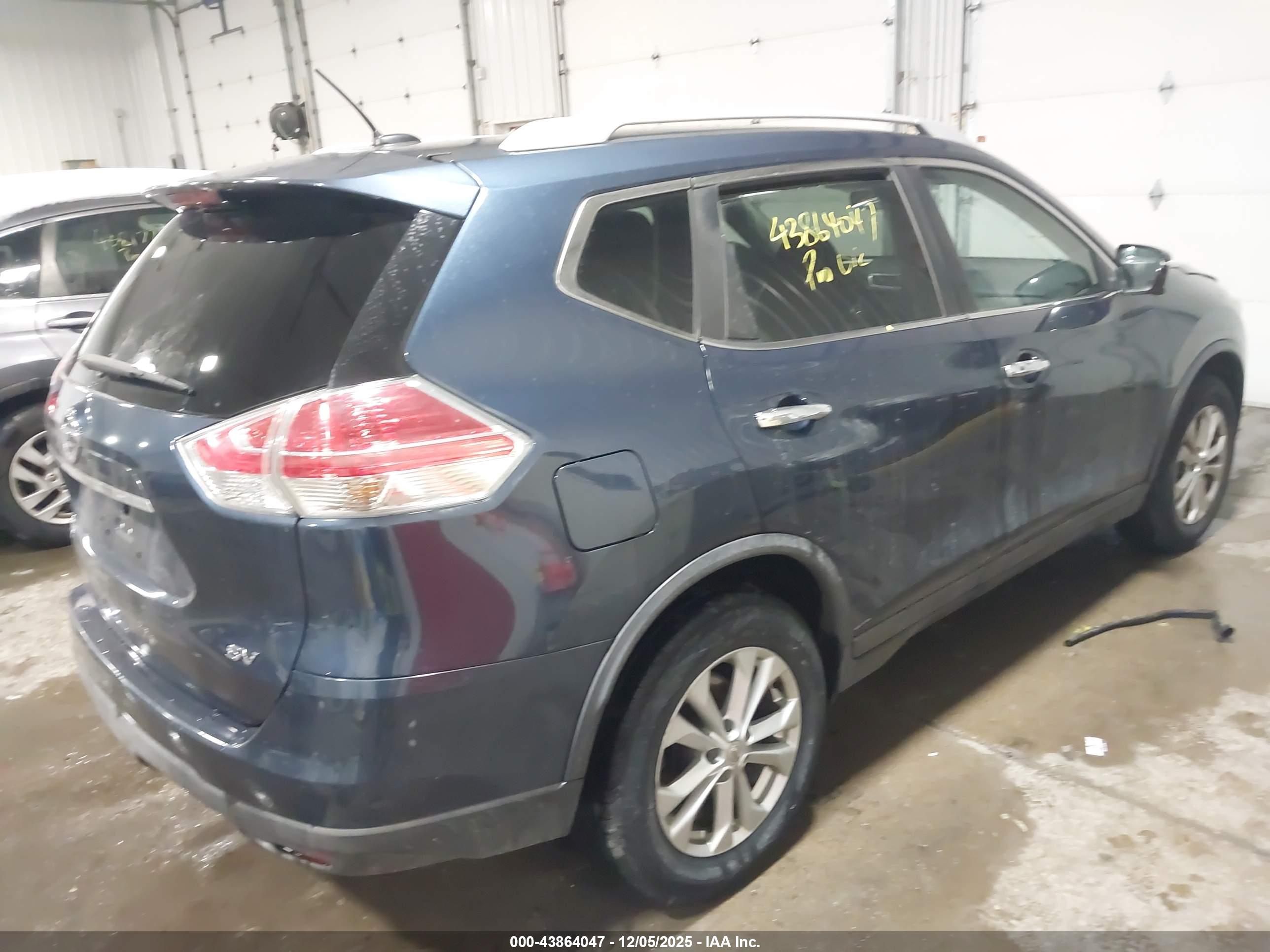 NISSAN ROGUE image 4