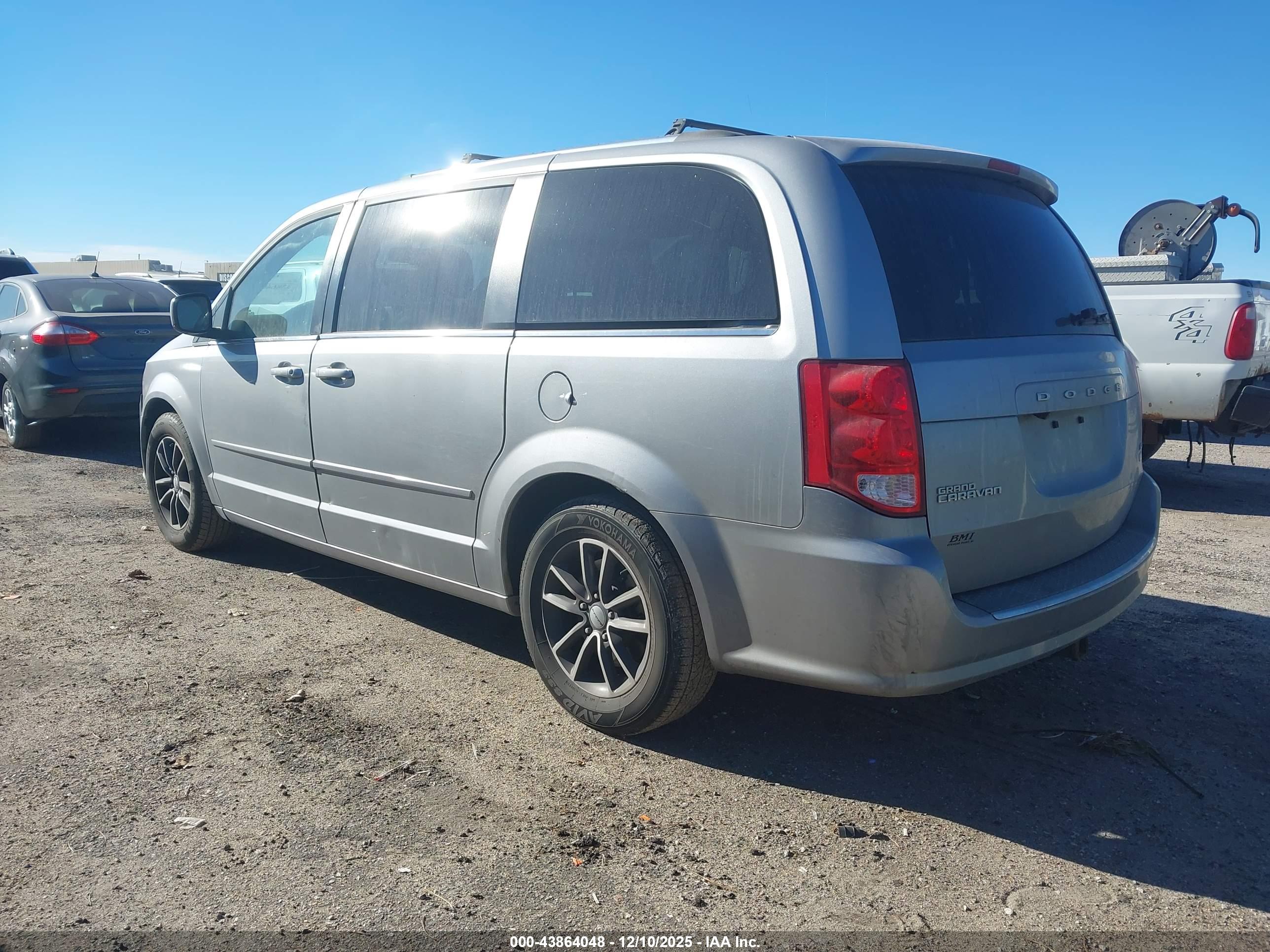 DODGE GRAND image 3