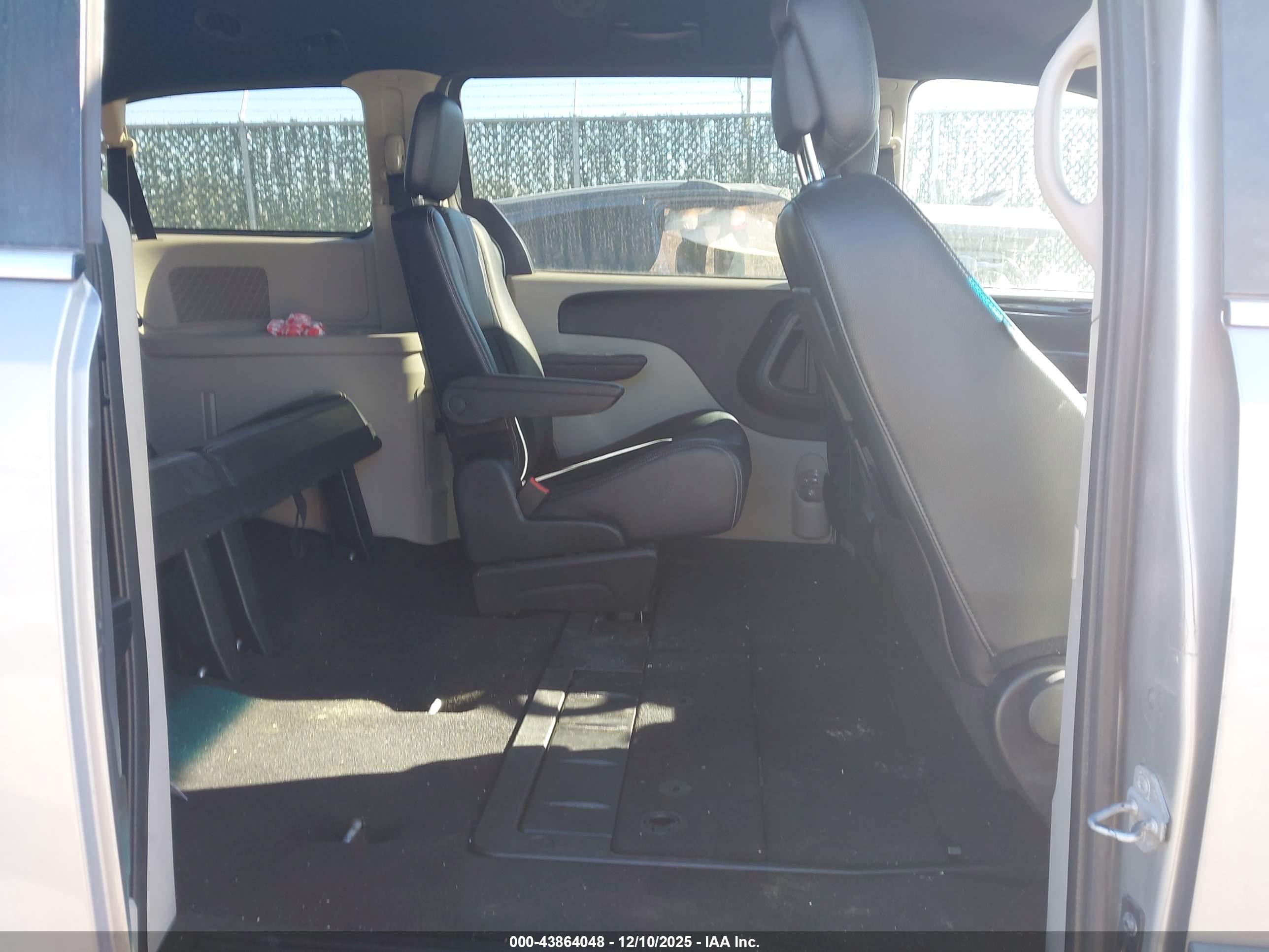 DODGE GRAND image 8