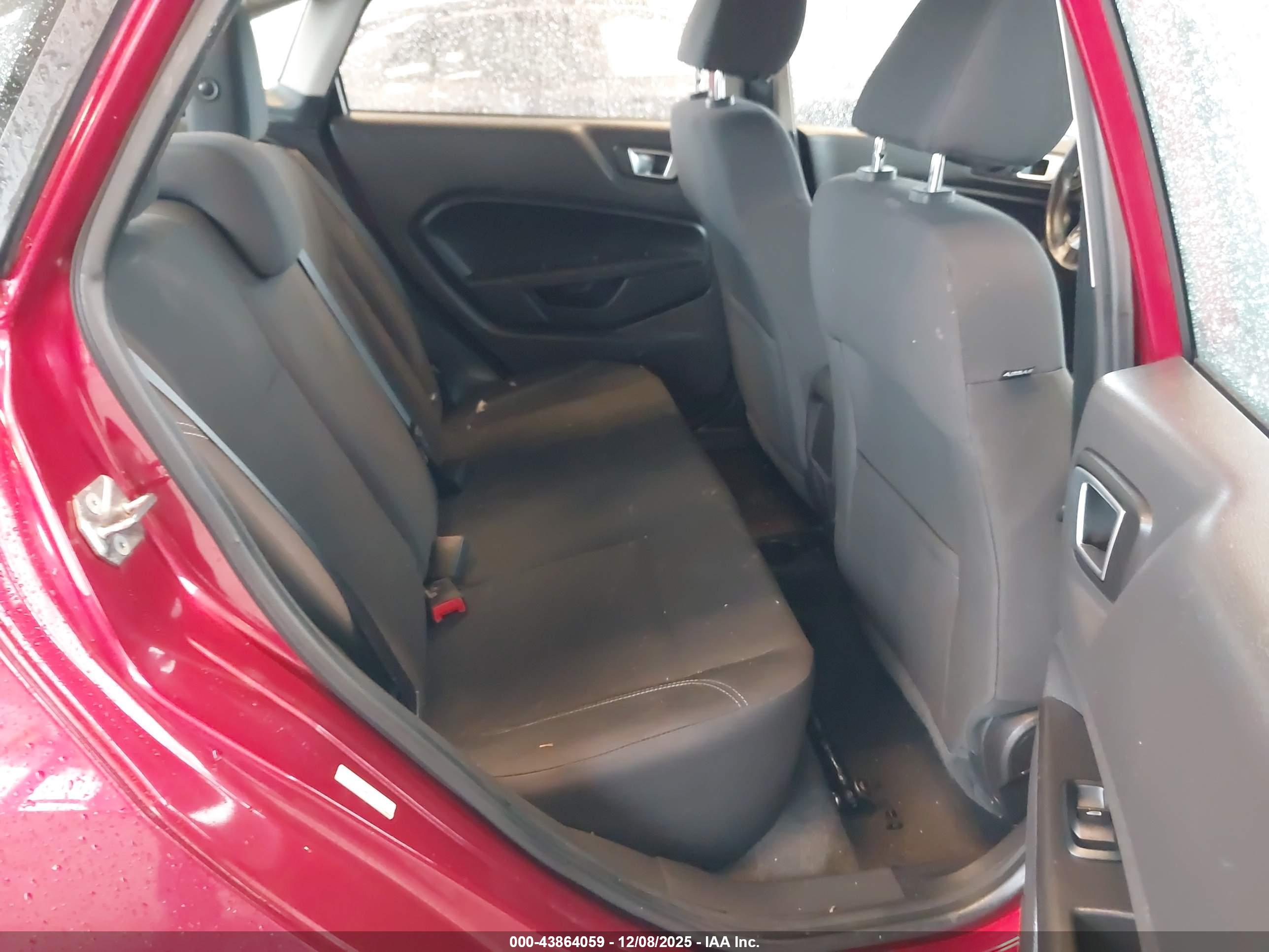 FORD FIESTA image 8