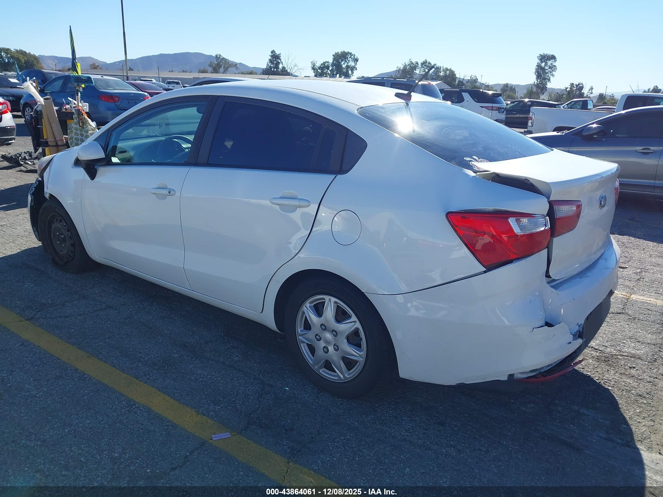 KIA RIO image 3