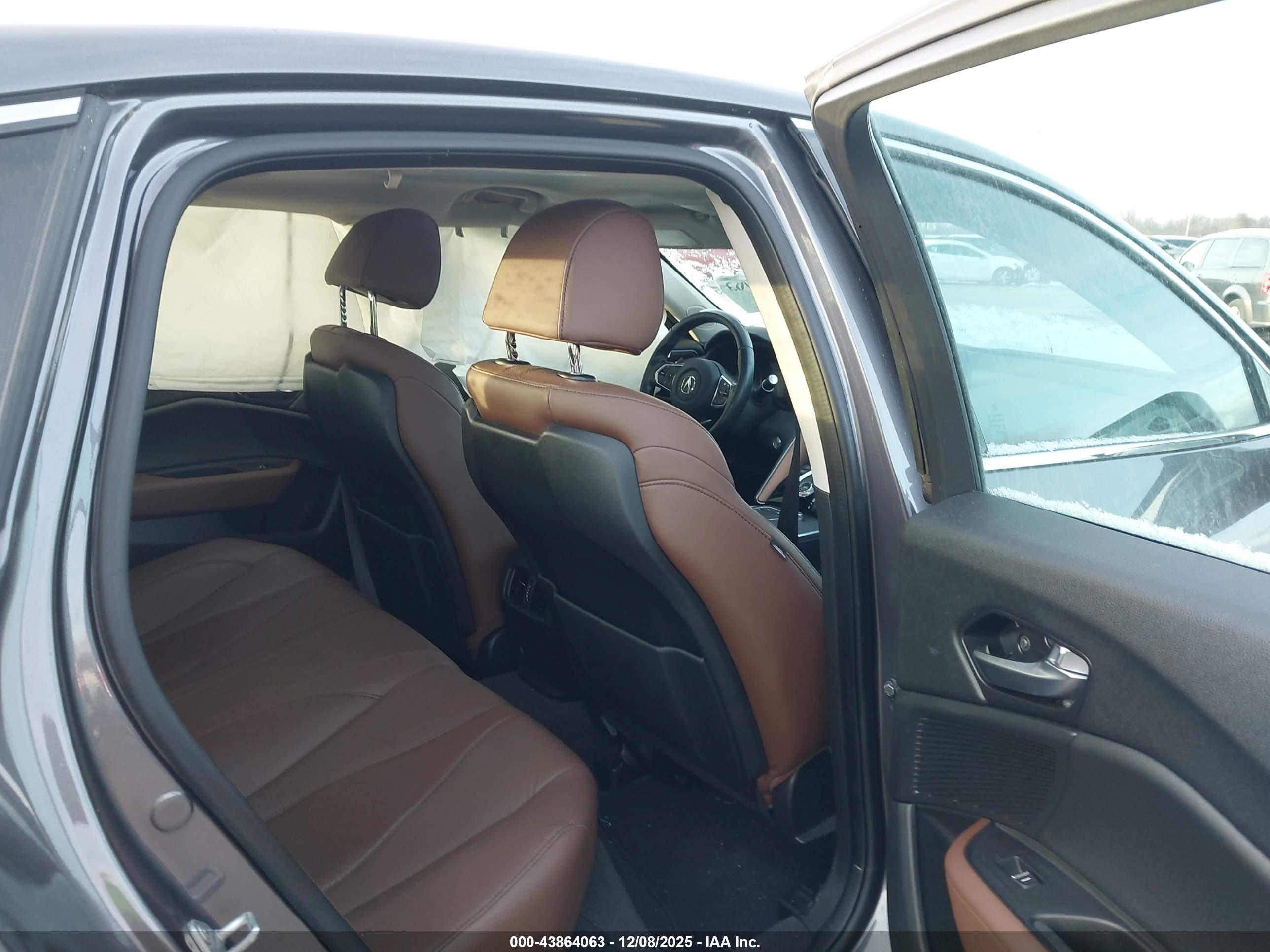 ACURA TLX image 8