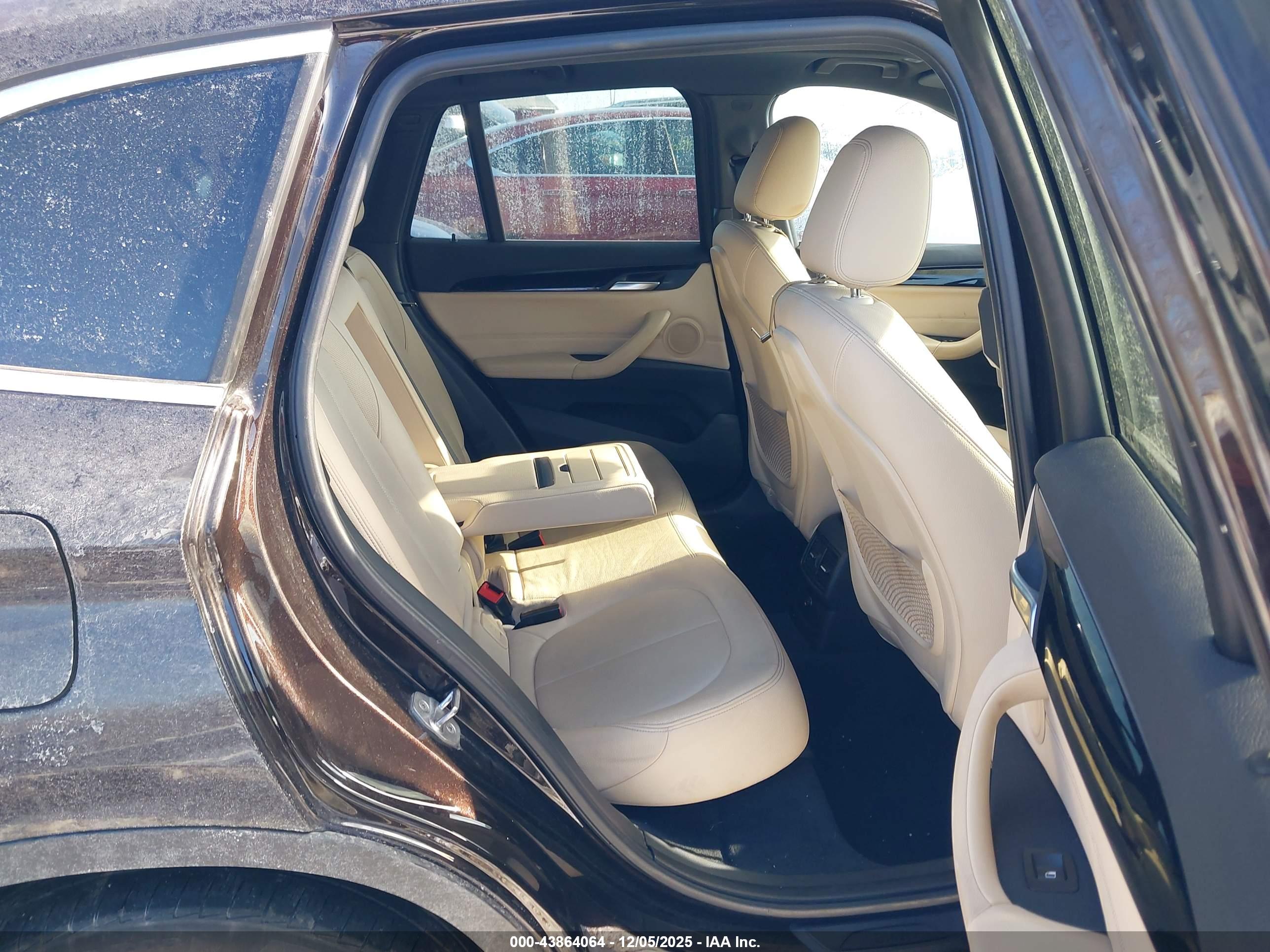BMW X1 image 8