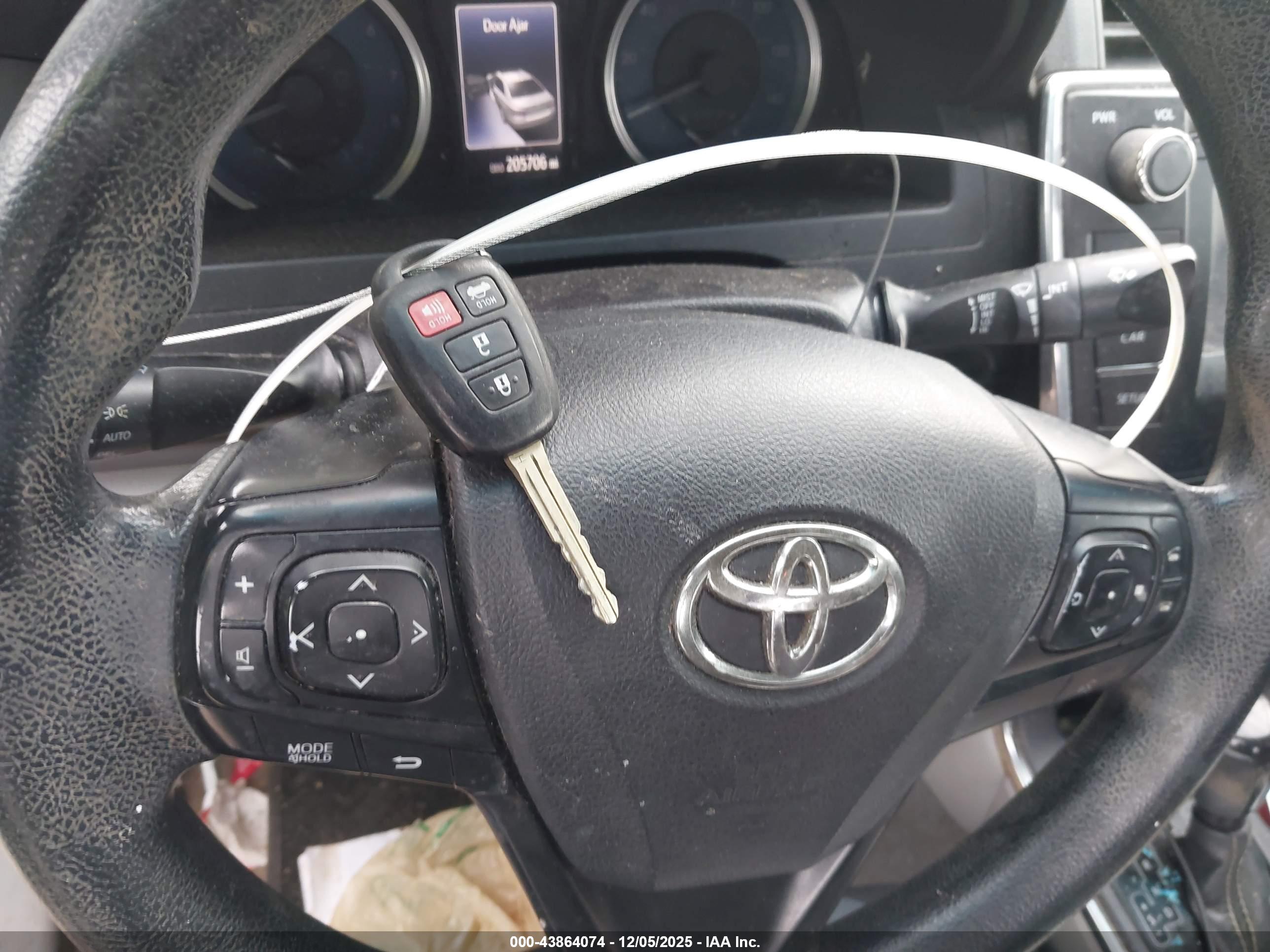 TOYOTA CAMRY image 11