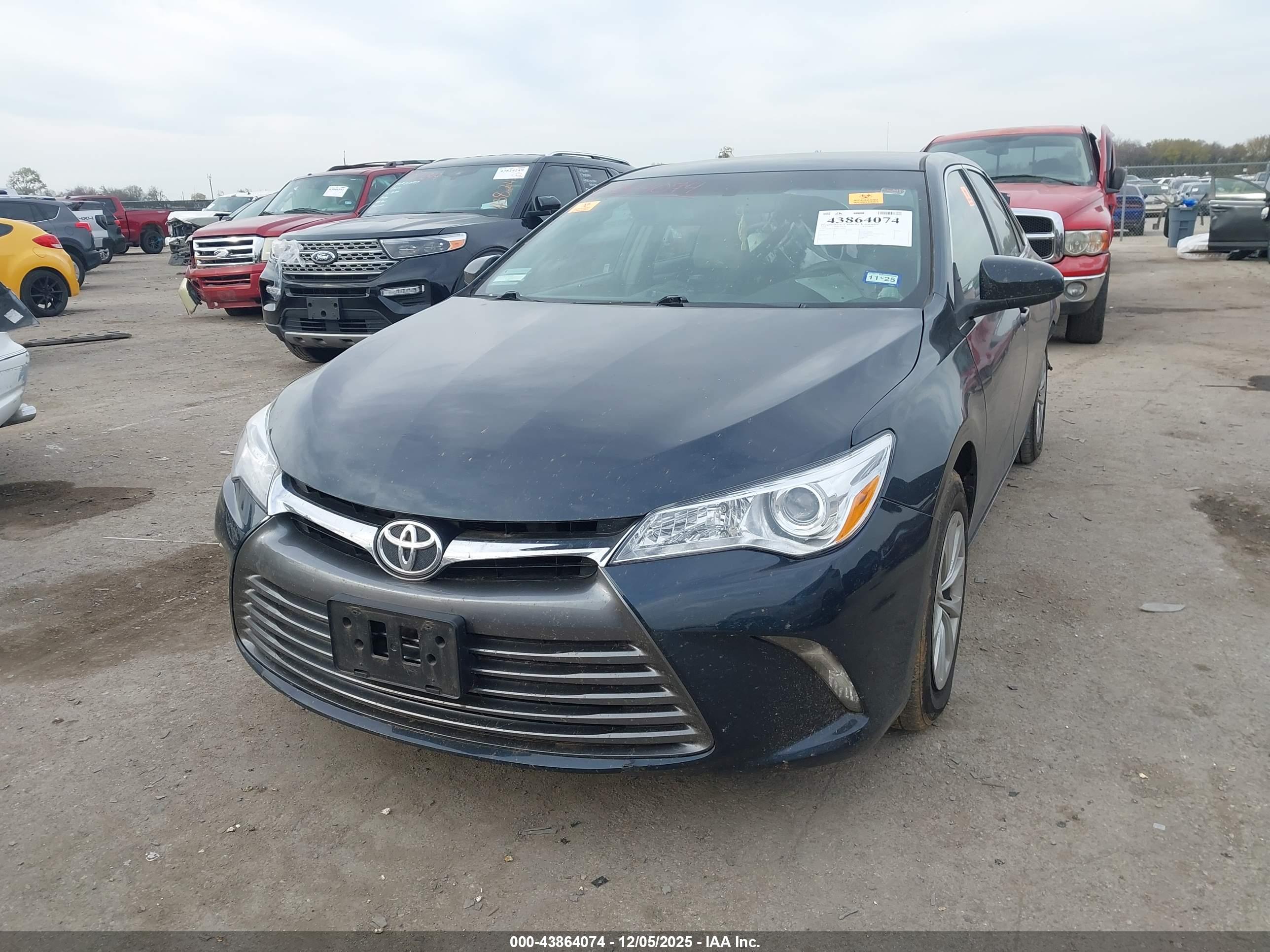 TOYOTA CAMRY image 2
