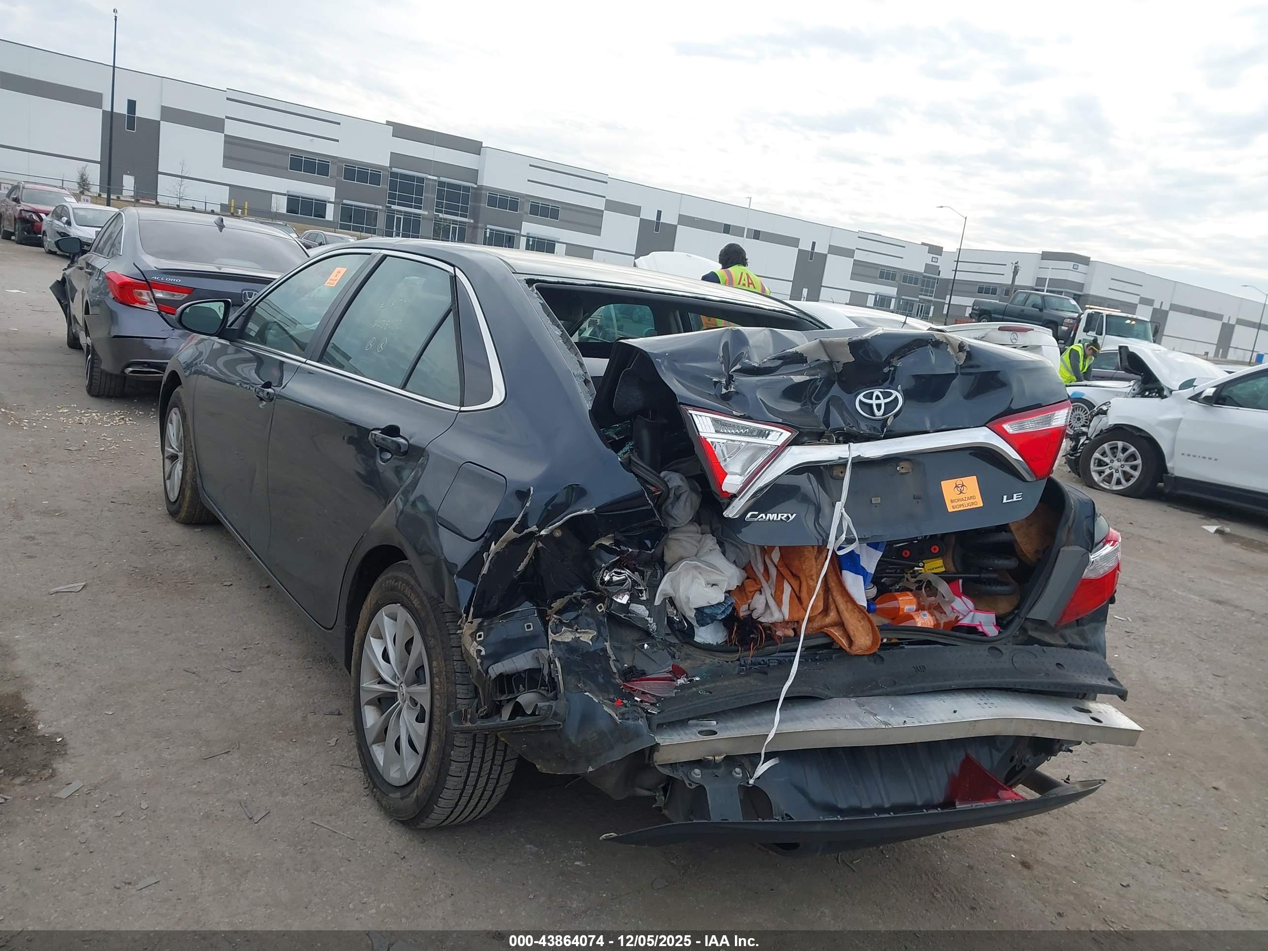 TOYOTA CAMRY image 3