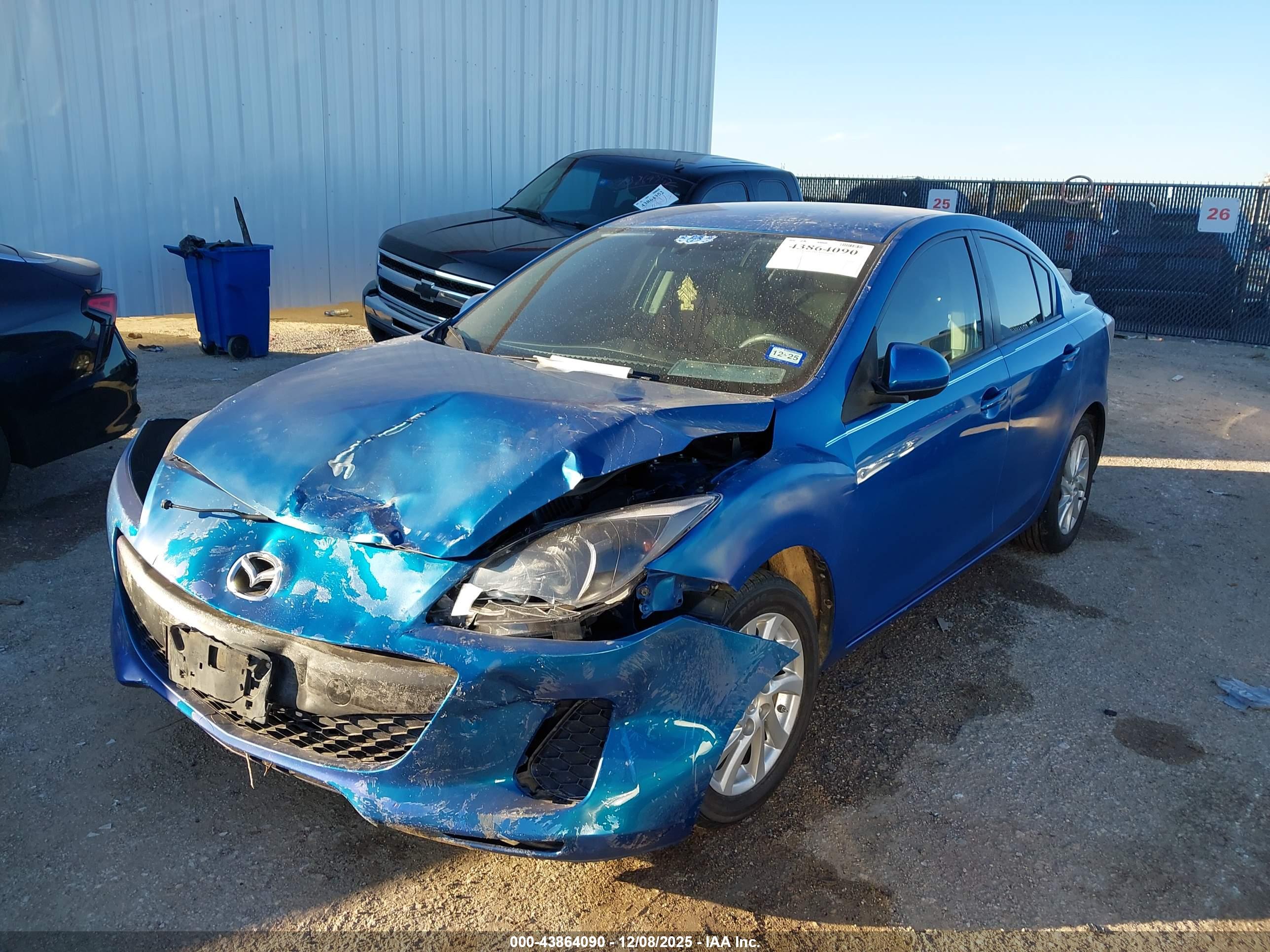 MAZDA MAZDA3 image 2