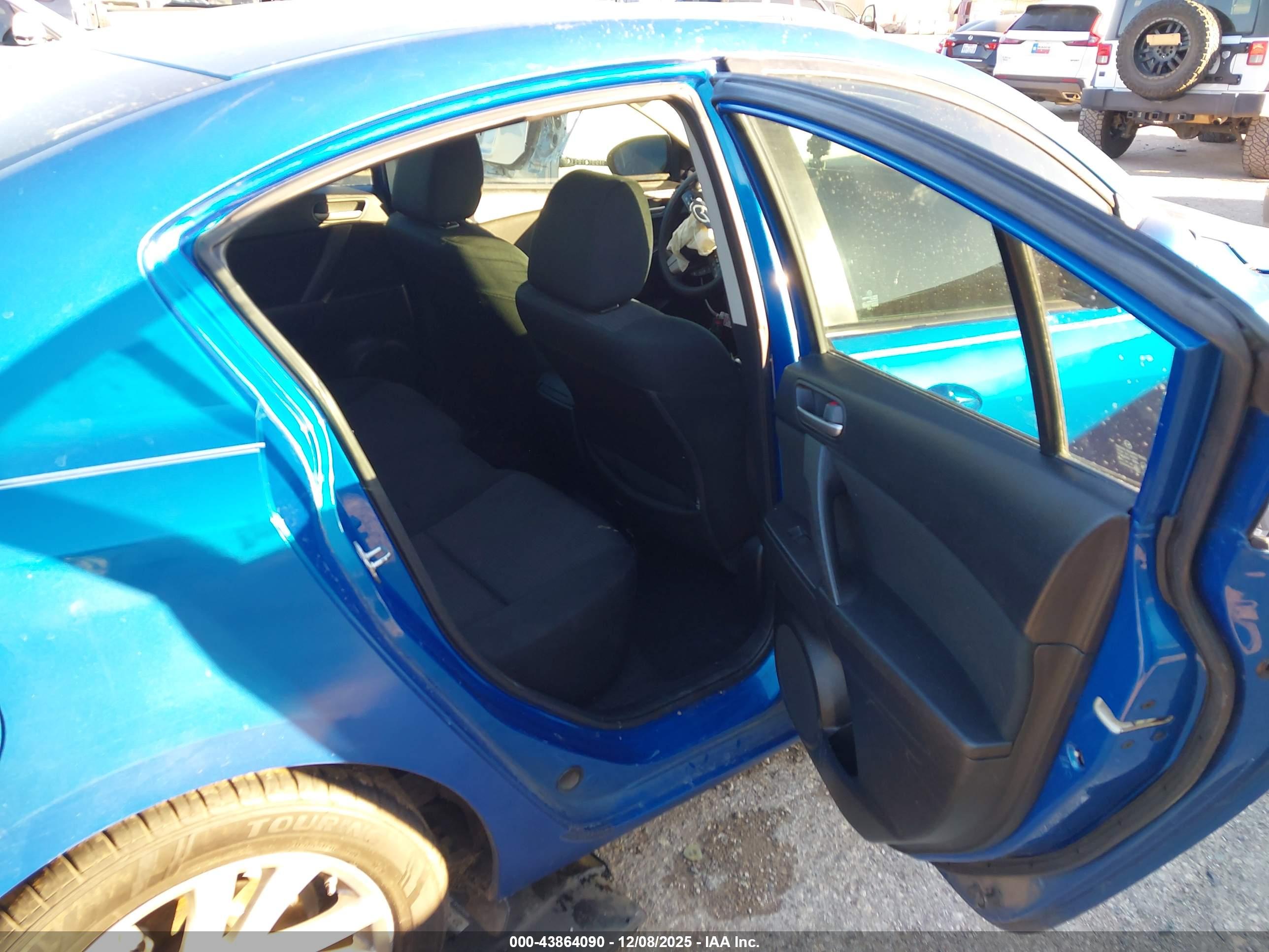 MAZDA MAZDA3 image 8