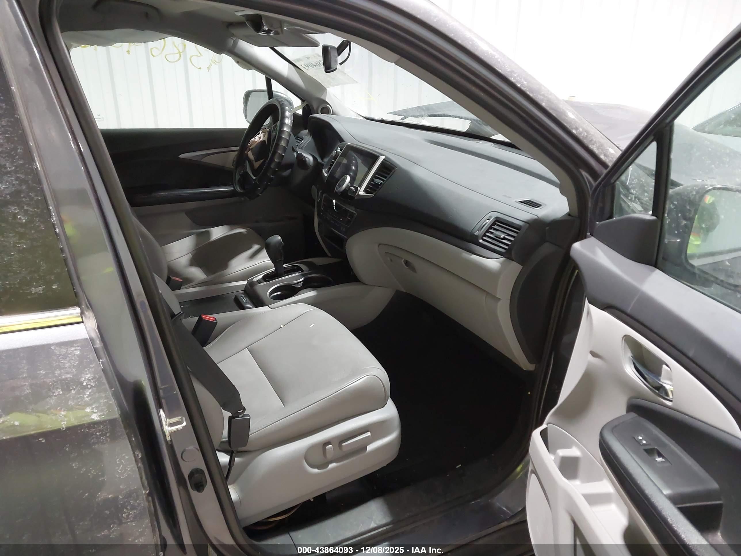 HONDA PILOT image 5