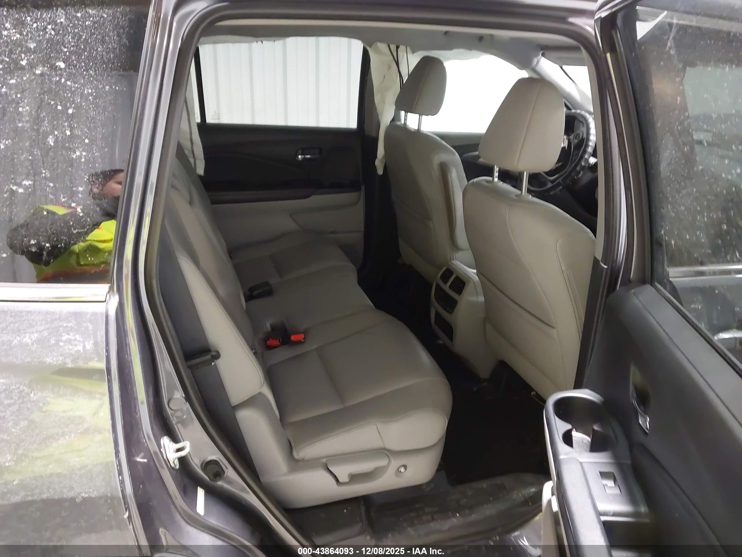 HONDA PILOT image 8