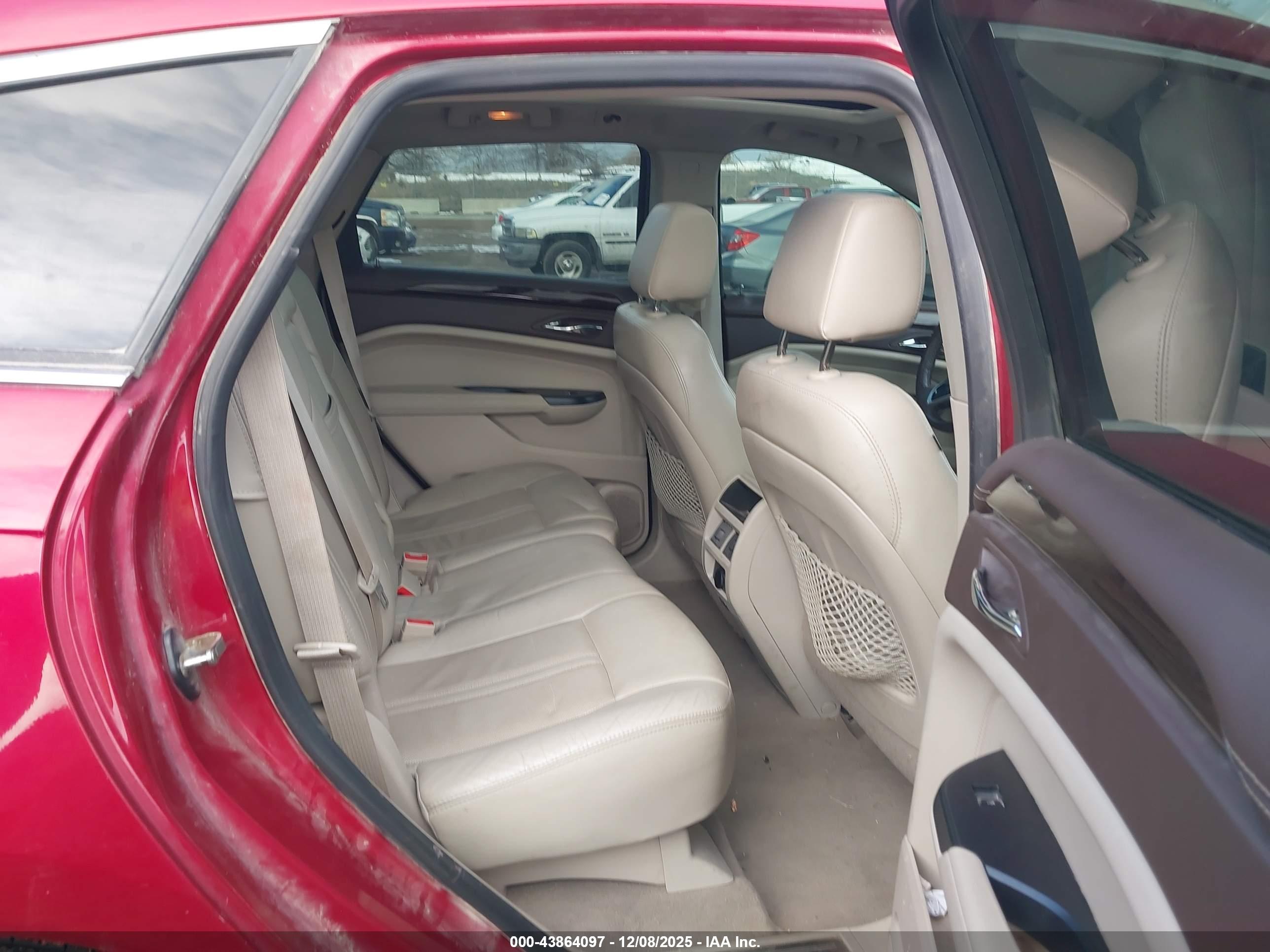 CADILLAC SRX image 8