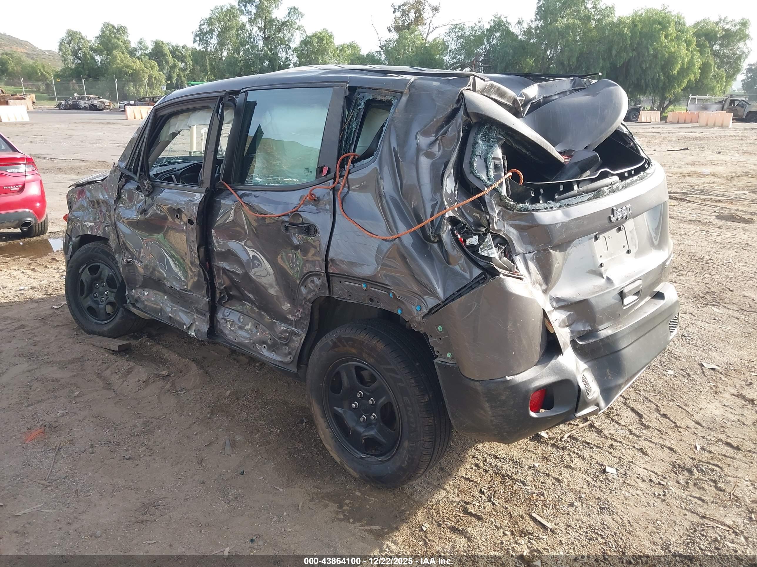 JEEP RENEGADE image 3