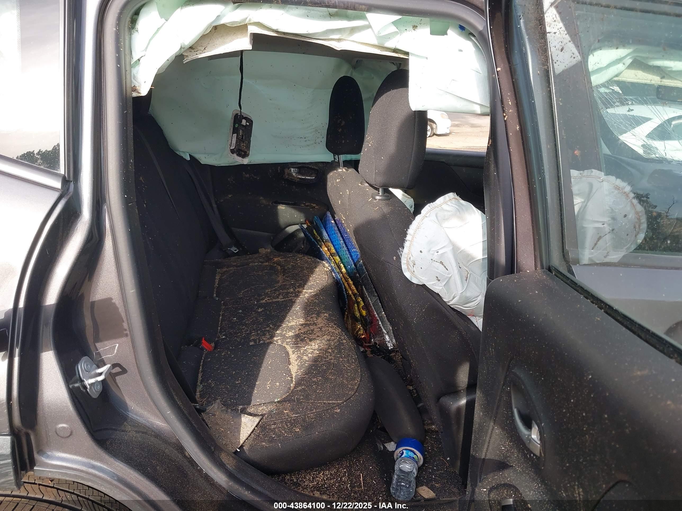 JEEP RENEGADE image 8