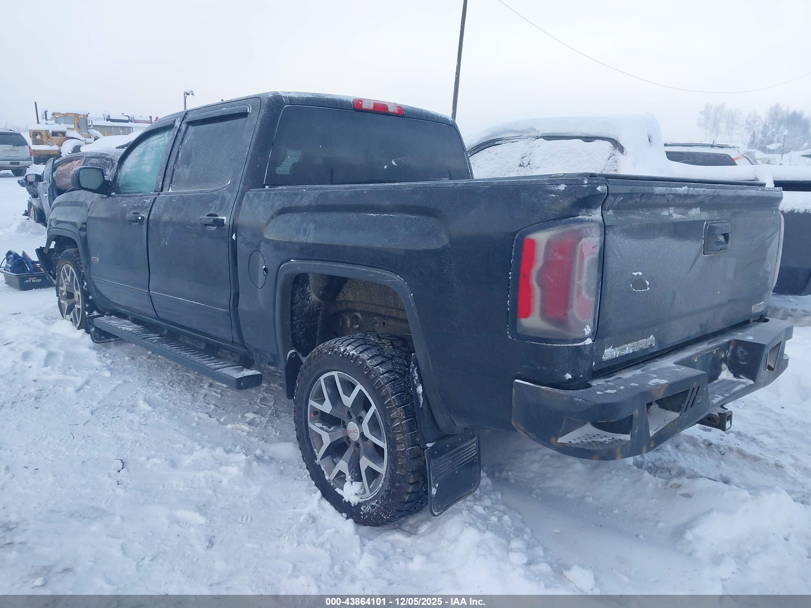 GMC SIERRA image 3