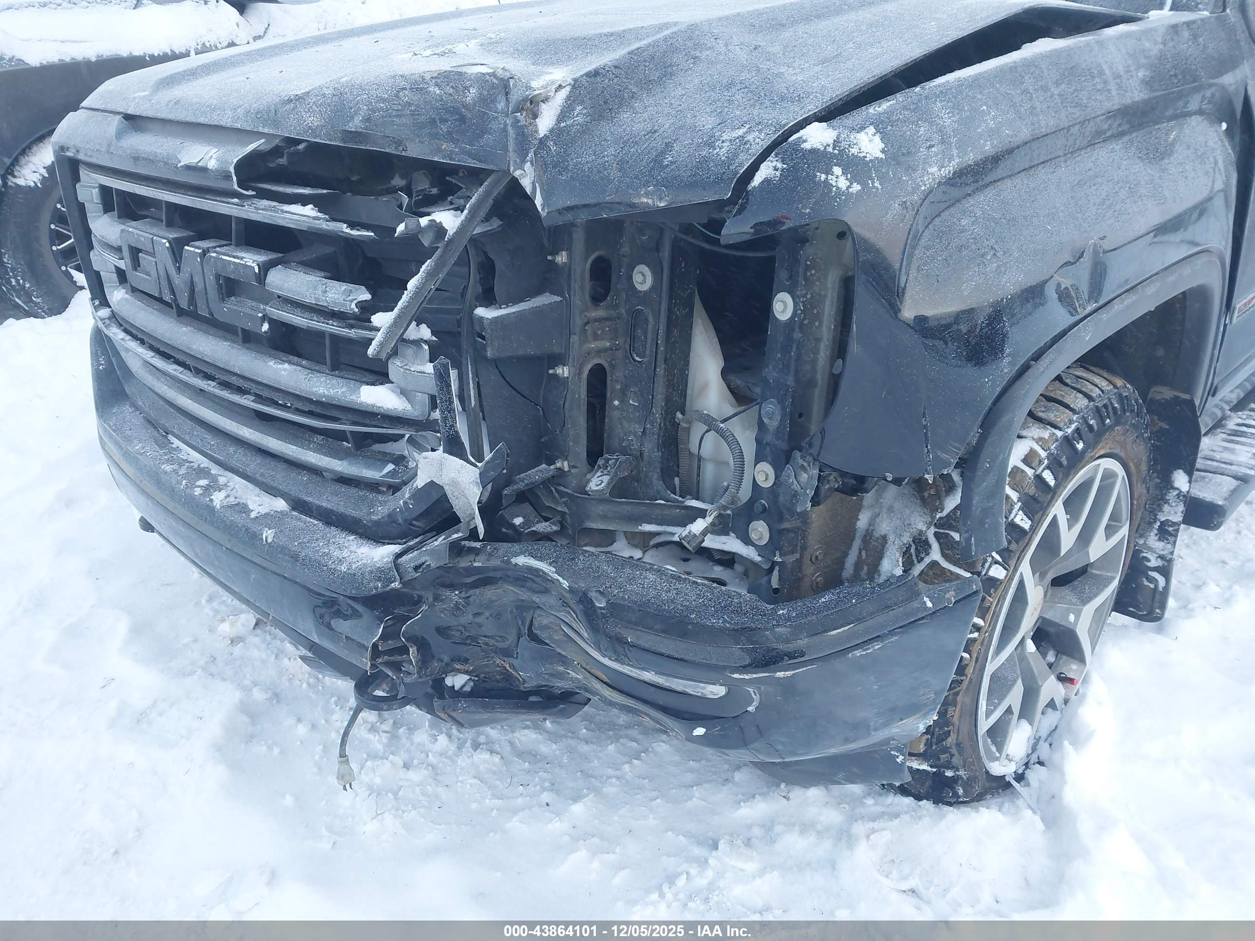 GMC SIERRA image 6