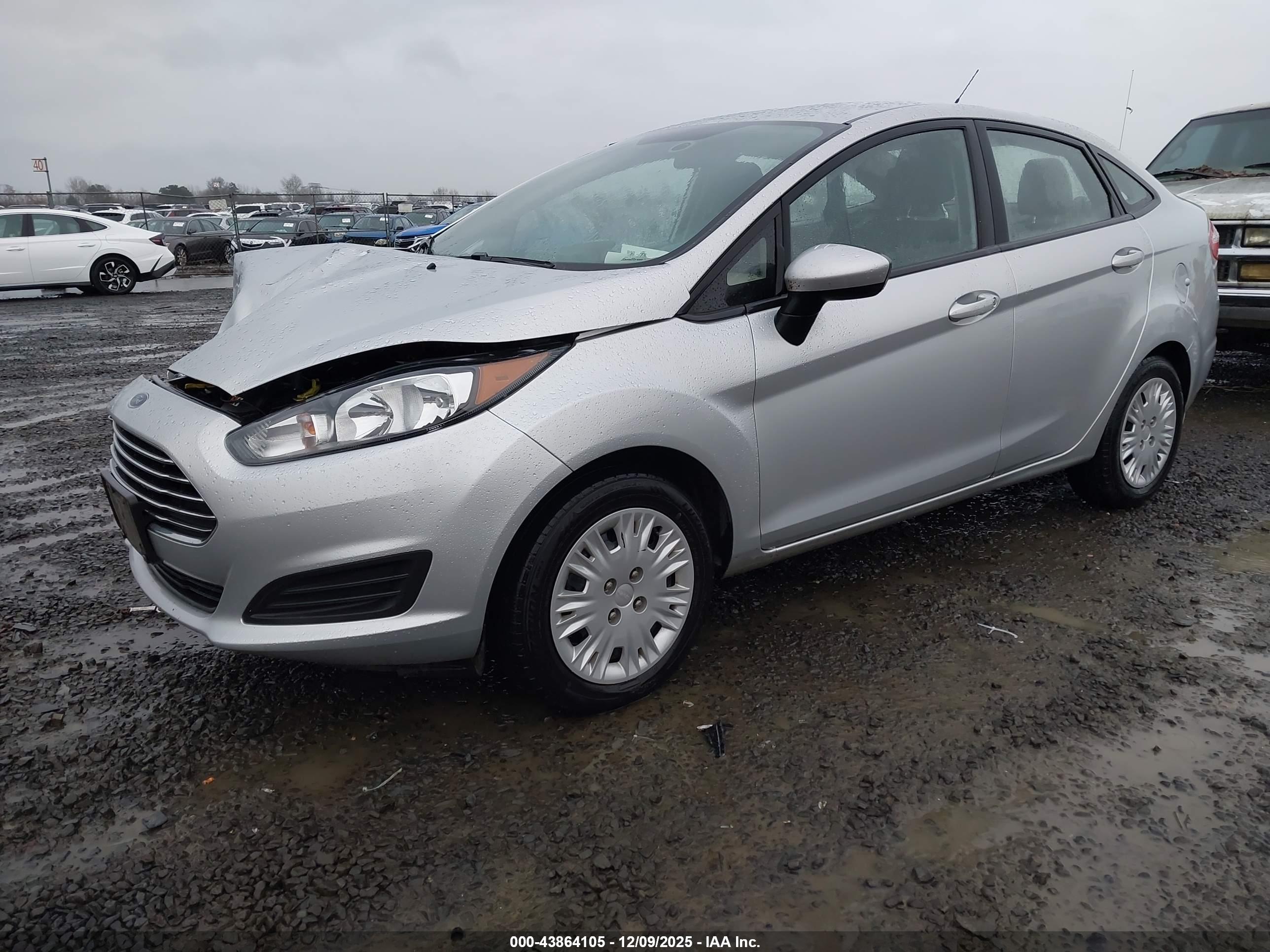FORD FIESTA image 2