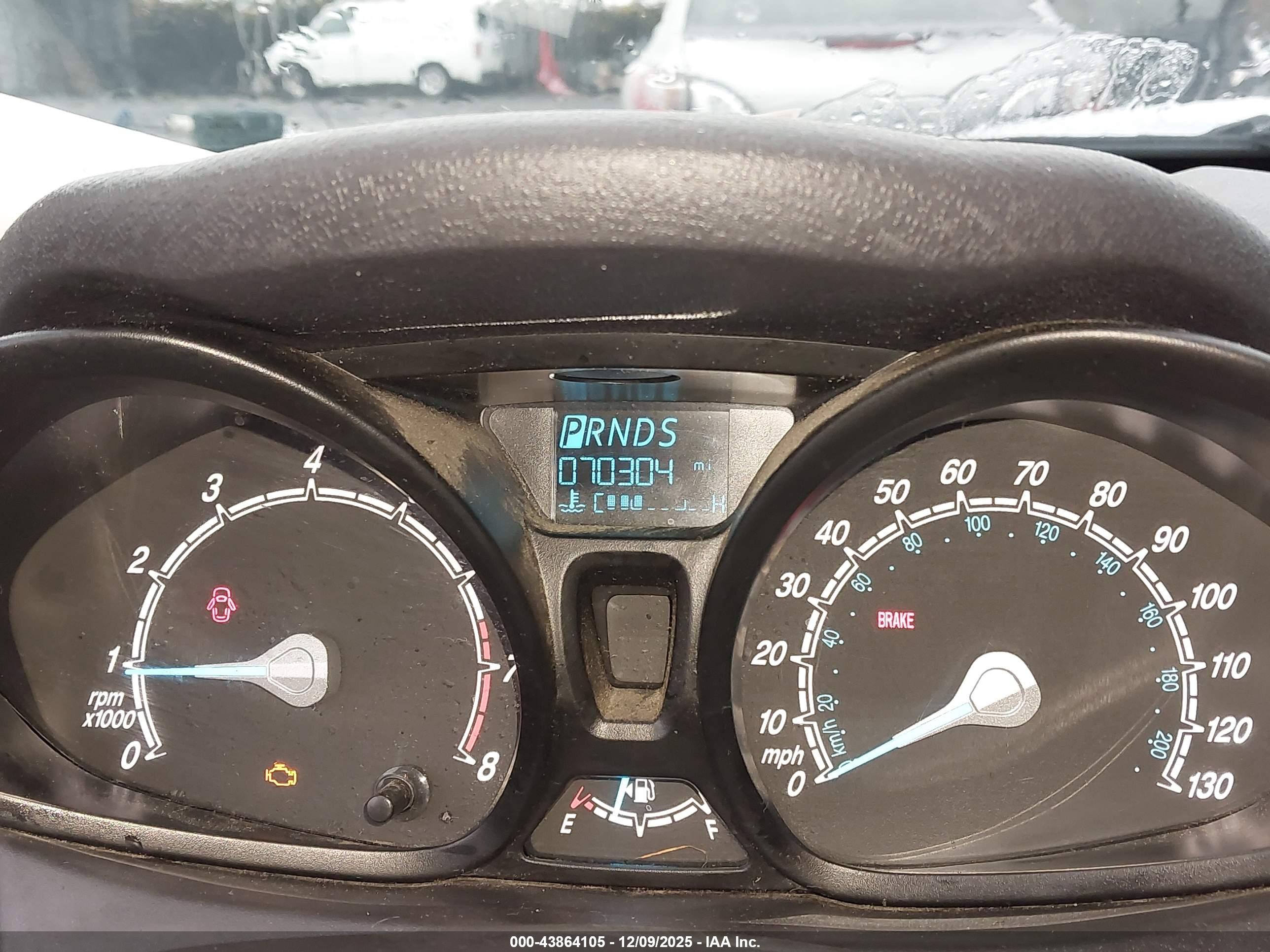 FORD FIESTA image 7