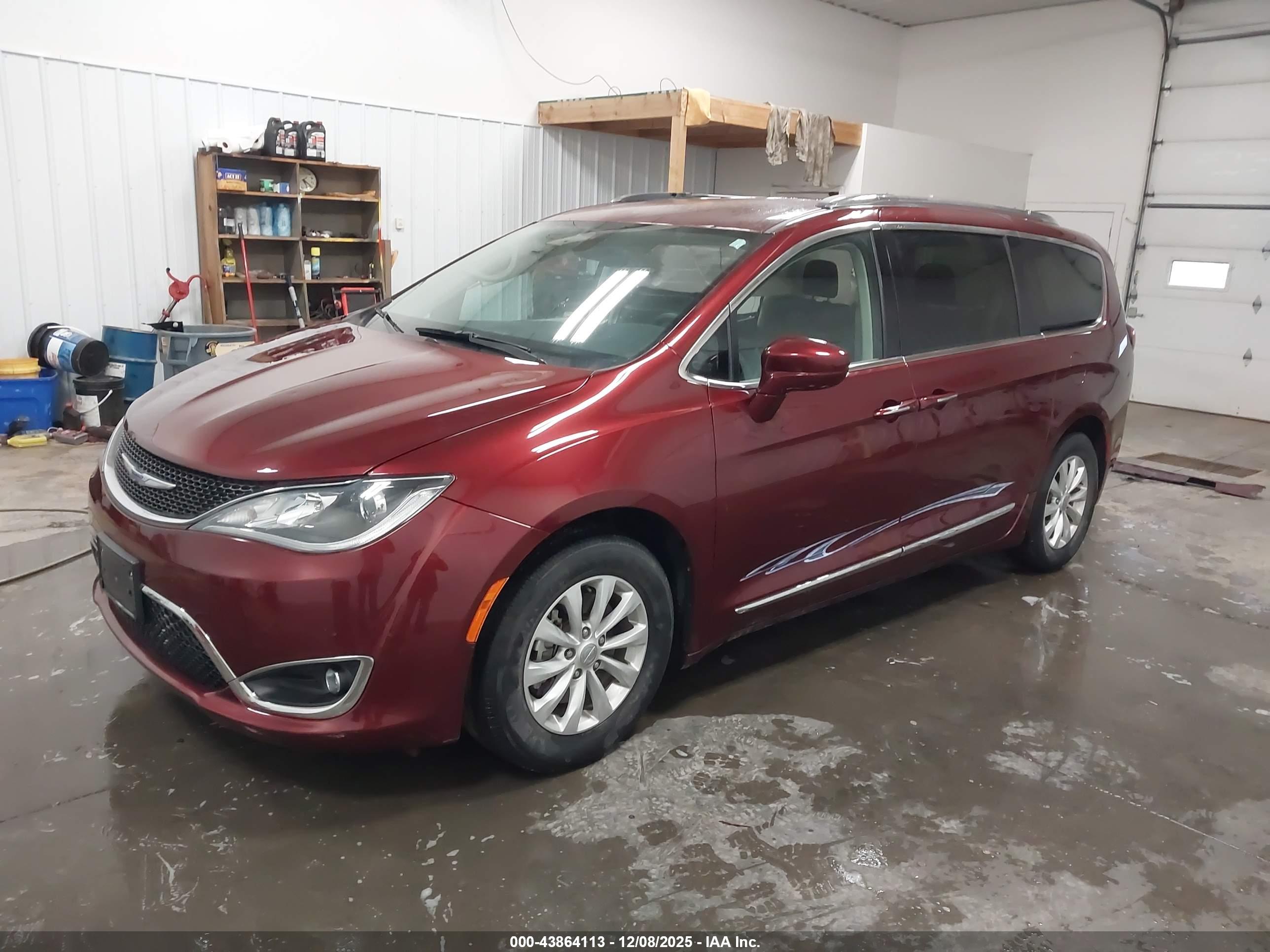 CHRYSLER PACIFICA image 2