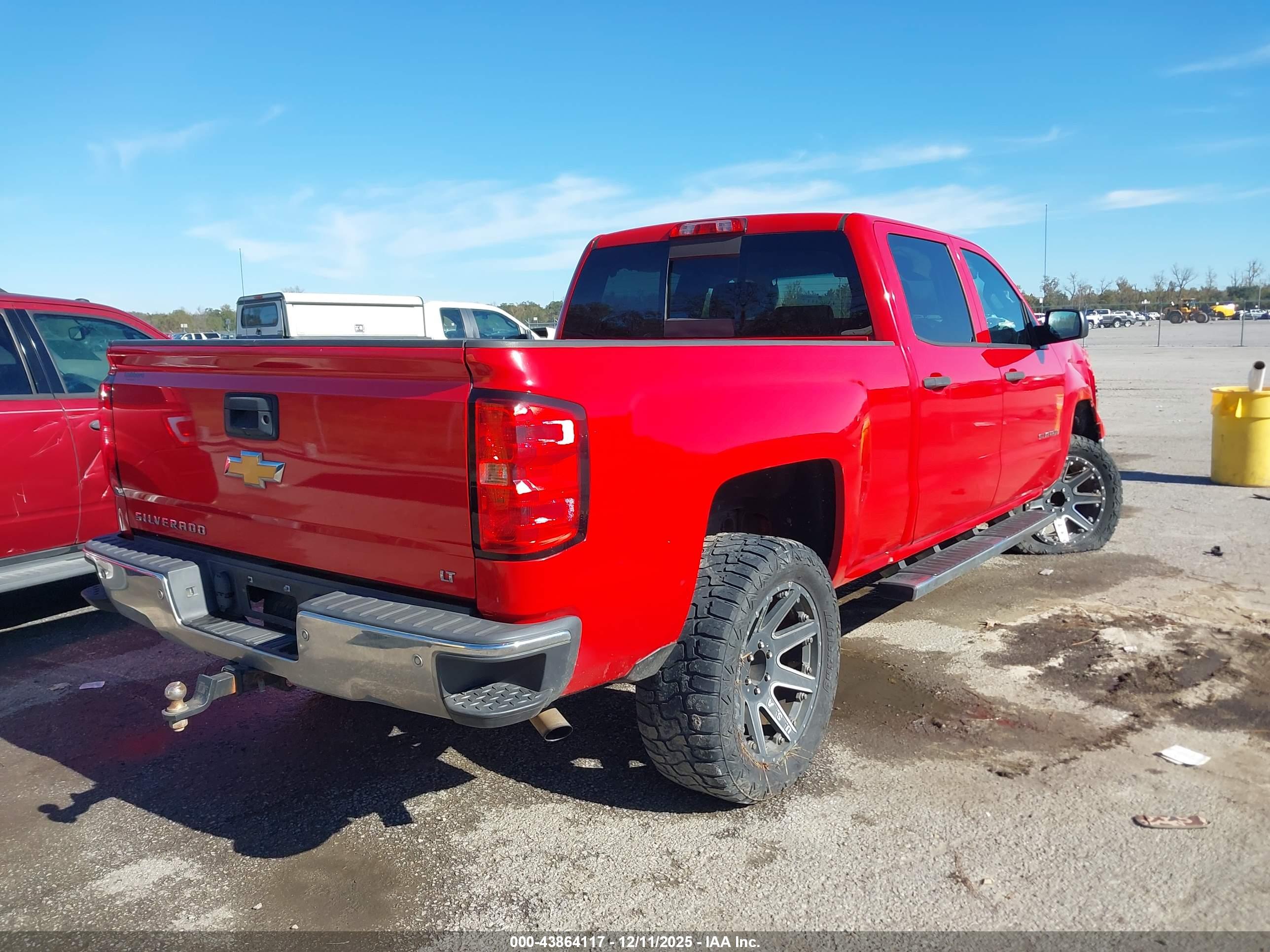 CHEVROLET SILVERADO image 4