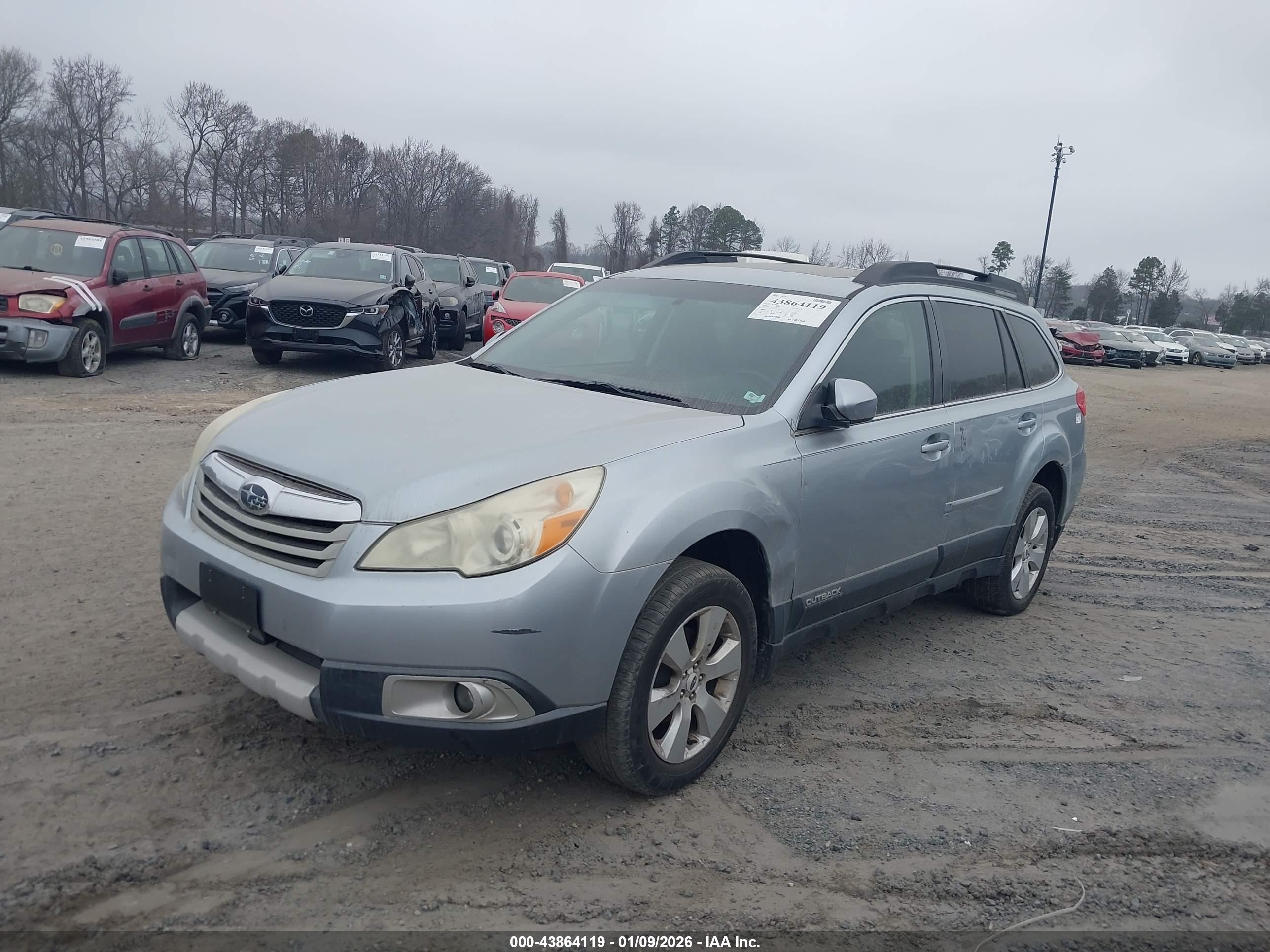 SUBARU OUTBACK image 2