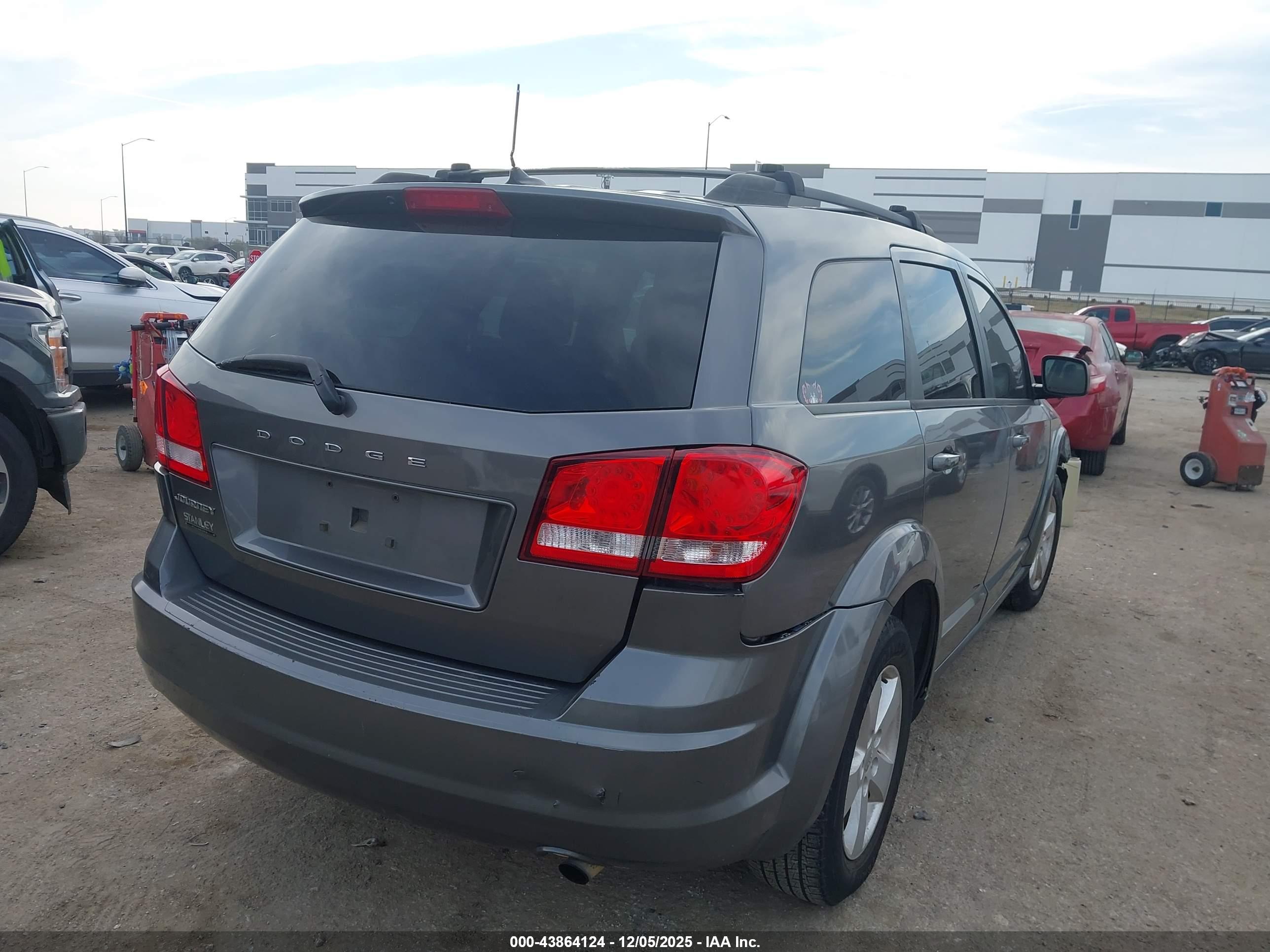 DODGE JOURNEY image 4