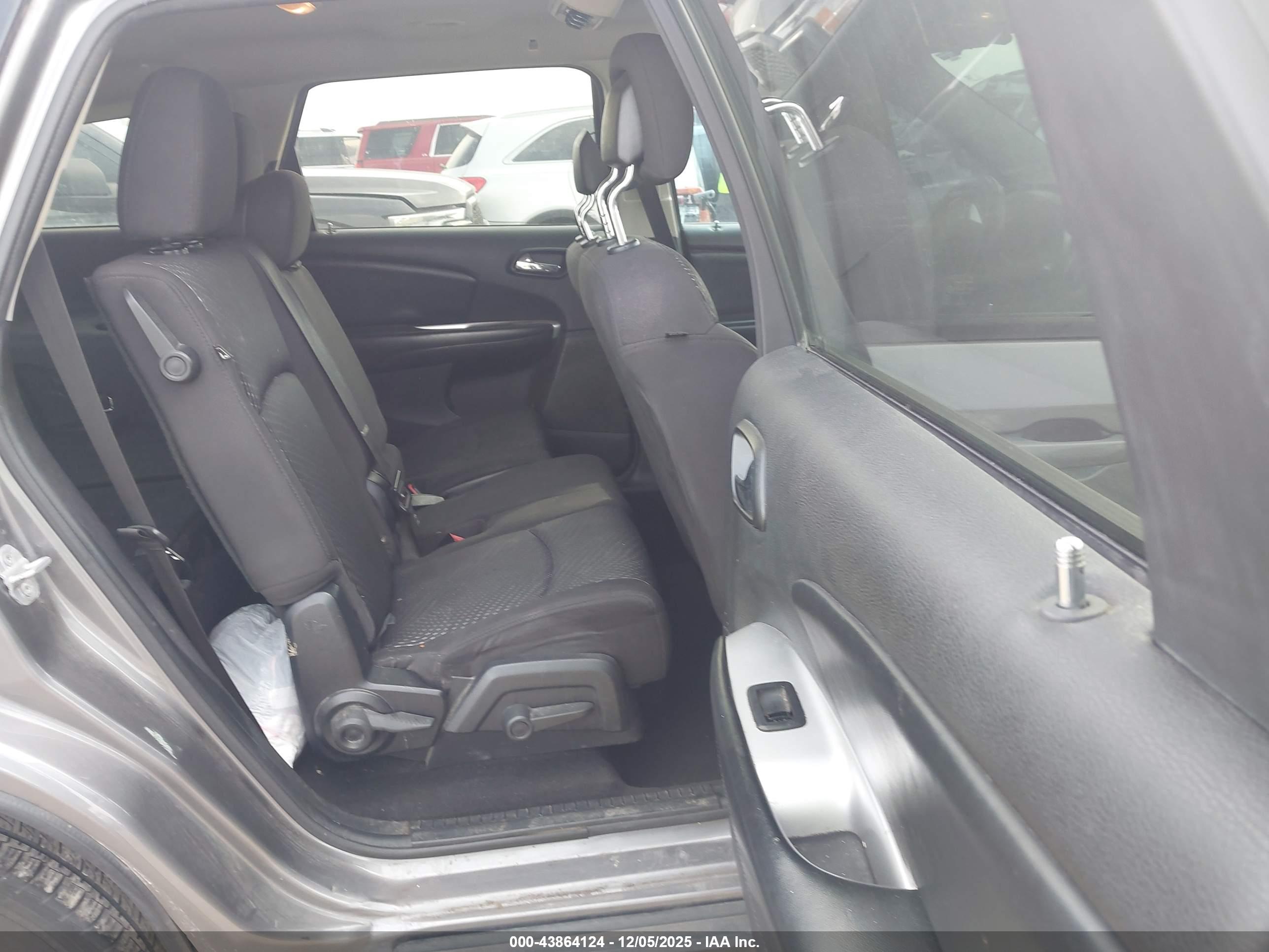 DODGE JOURNEY image 8
