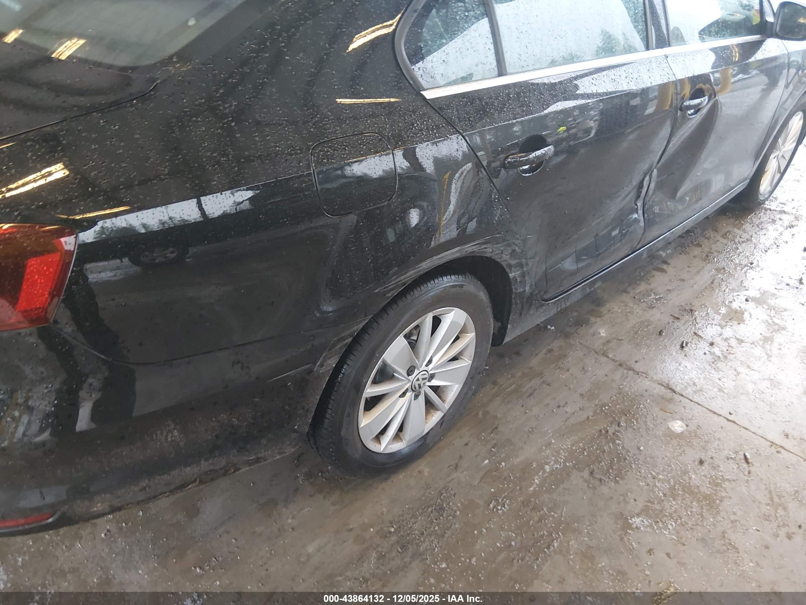 VOLKSWAGEN JETTA image 6