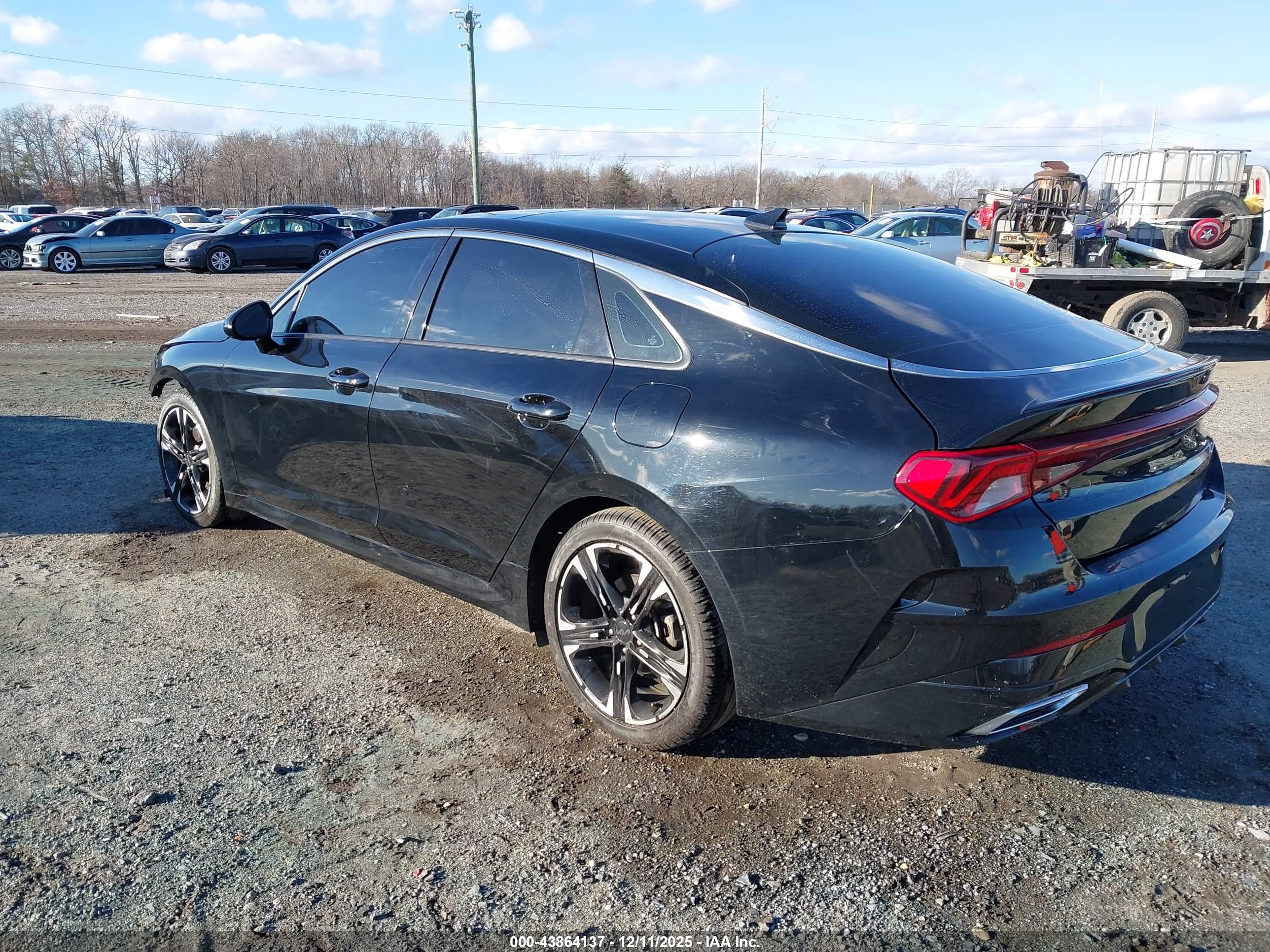 KIA K5 image 3