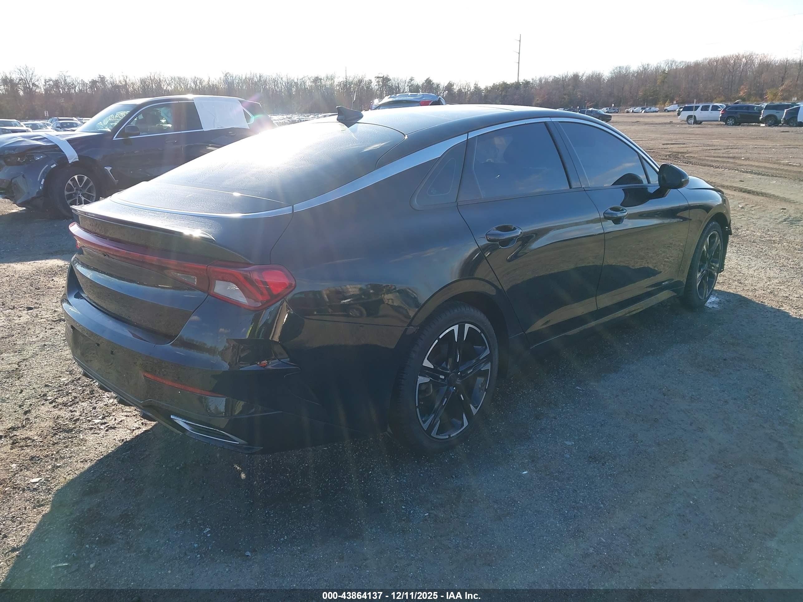 KIA K5 image 4