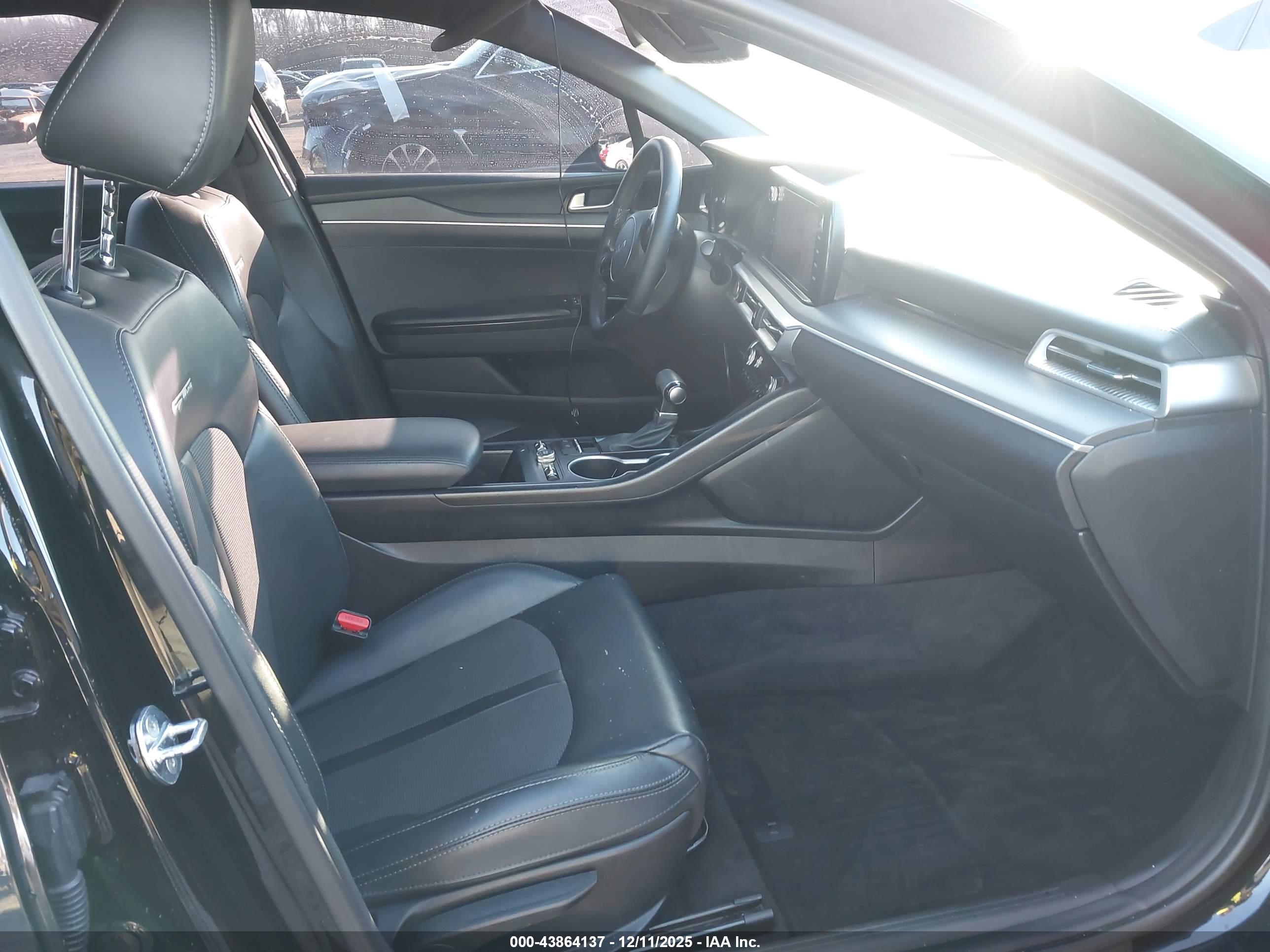 KIA K5 image 5