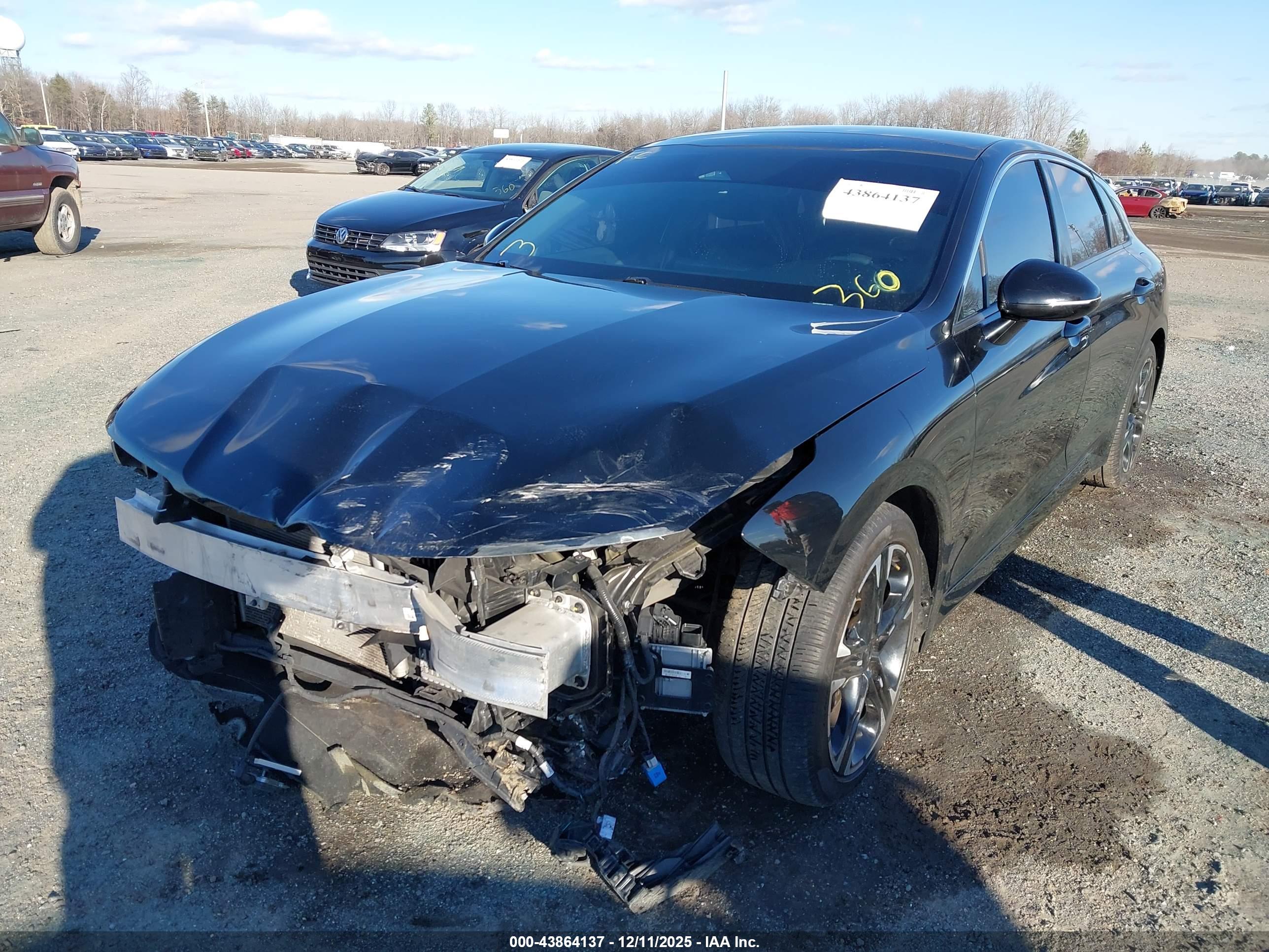 KIA K5 image 6