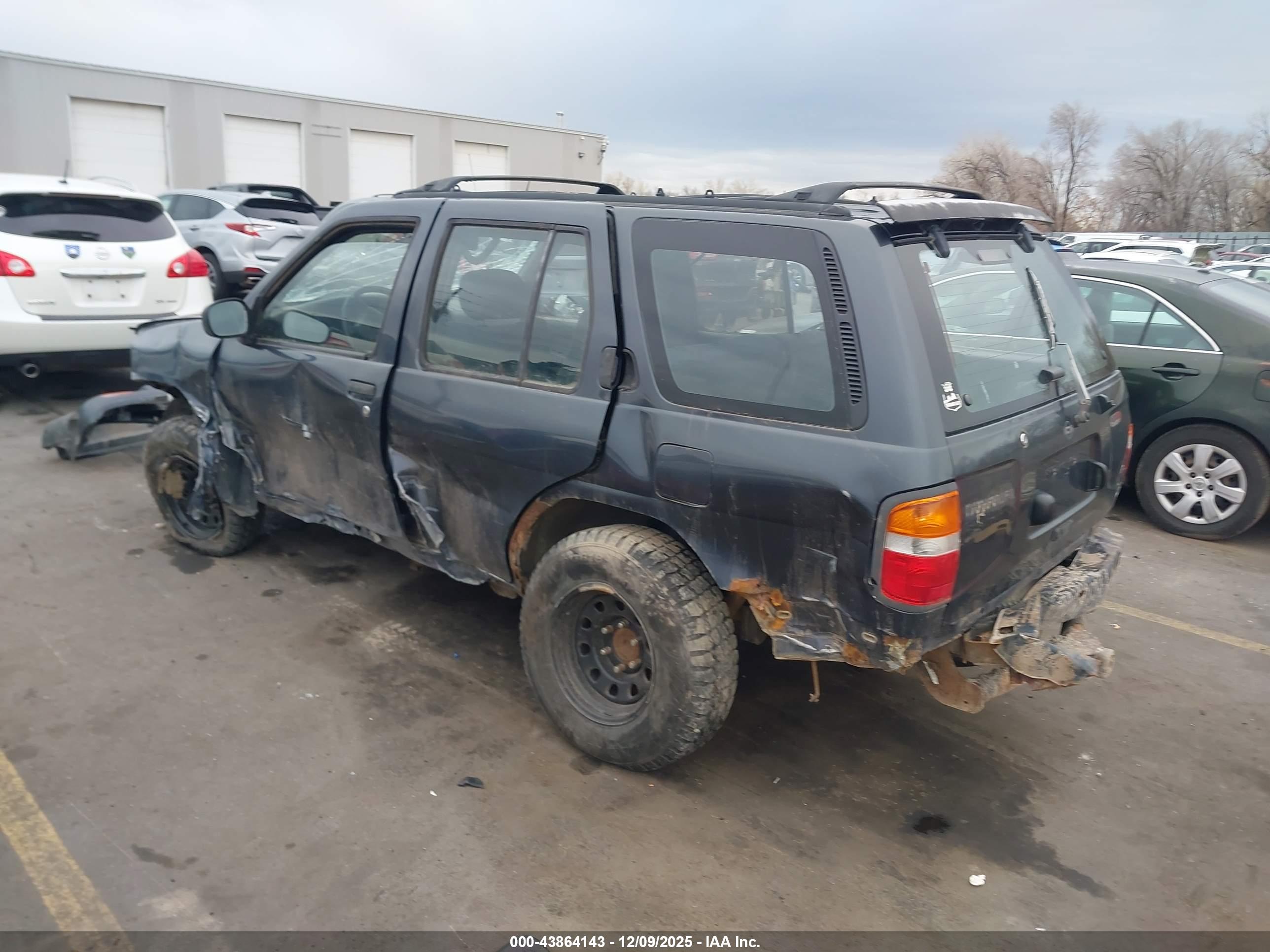 NISSAN PATHFINDER image 3