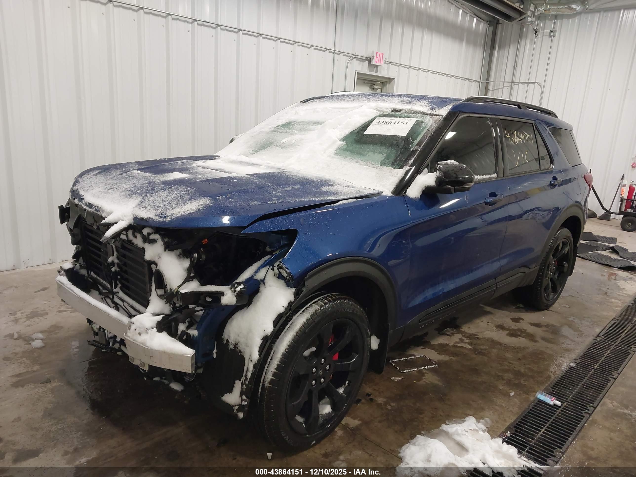 FORD EXPLORER image 2