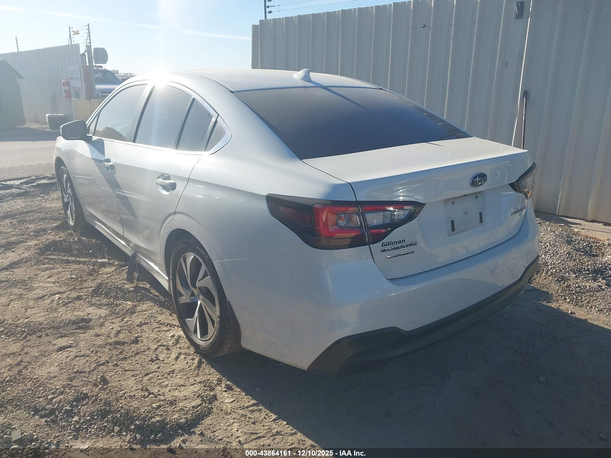SUBARU LEGACY image 3