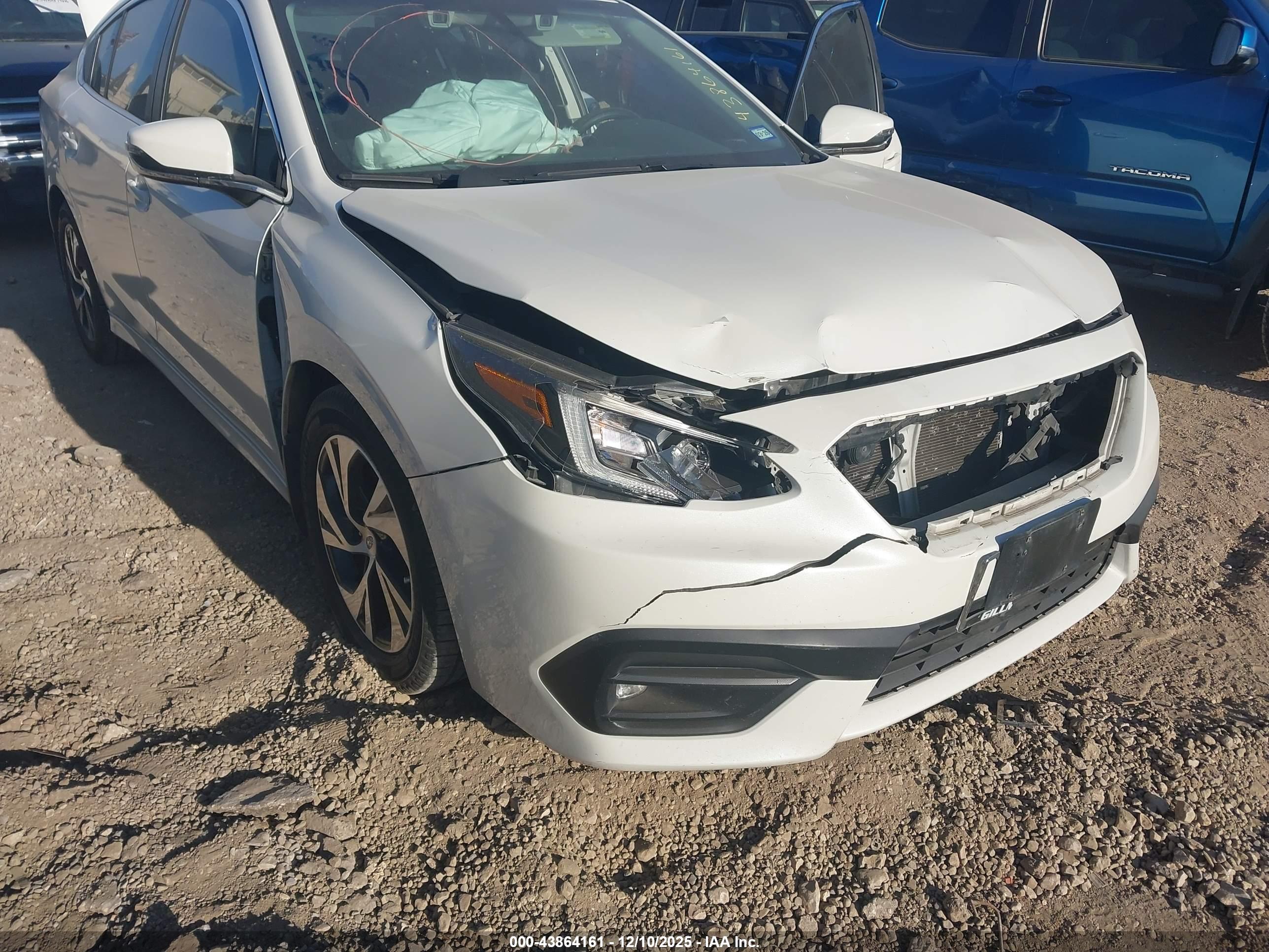 SUBARU LEGACY image 6