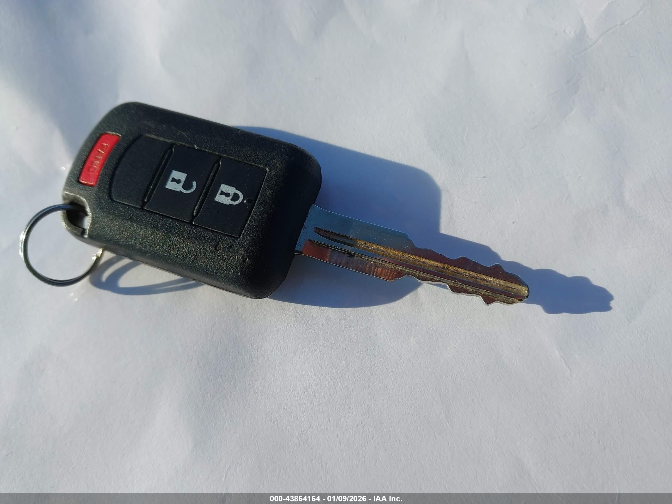 MITSUBISHI OUTLANDER image 11