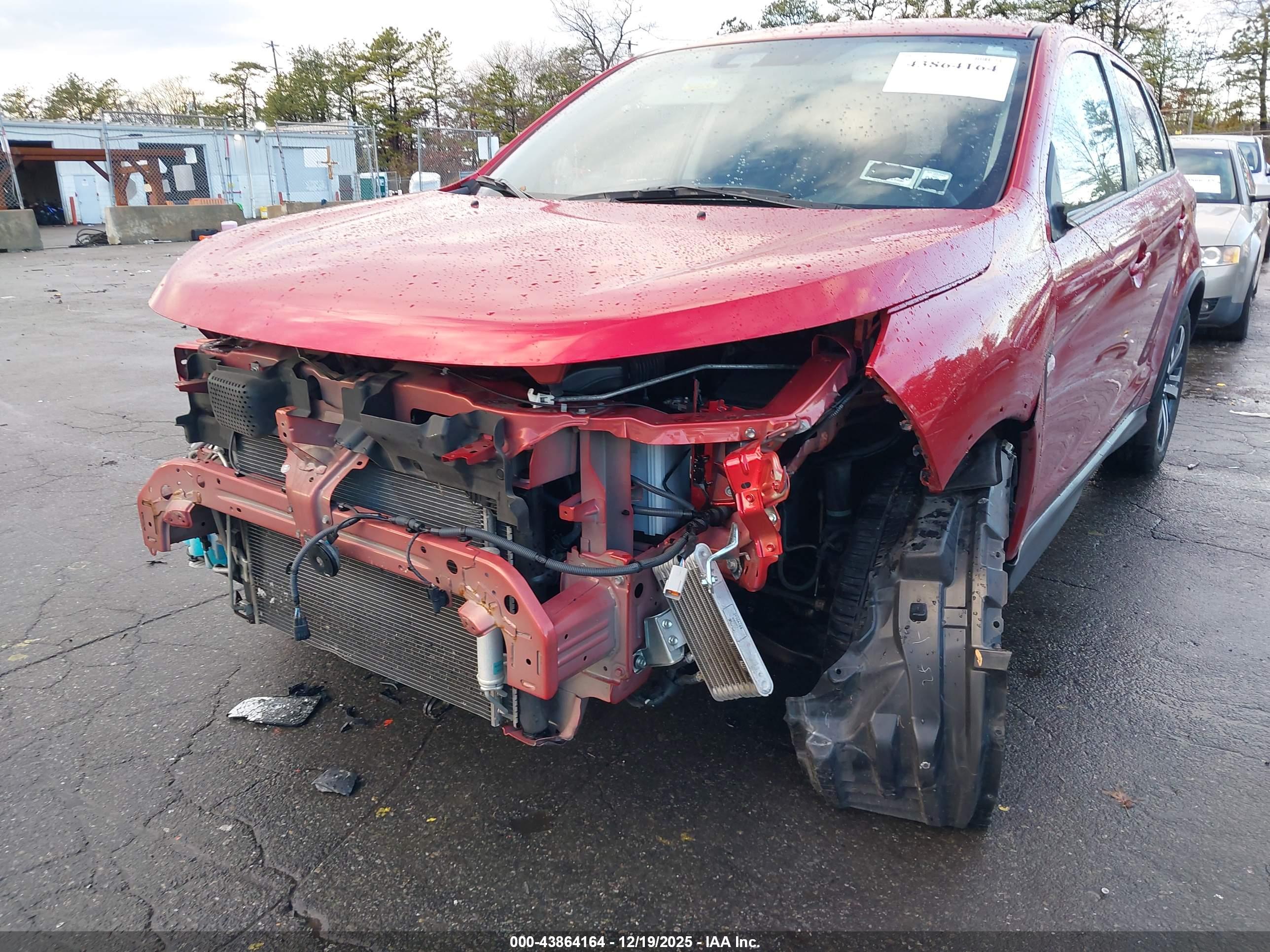 MITSUBISHI OUTLANDER image 6