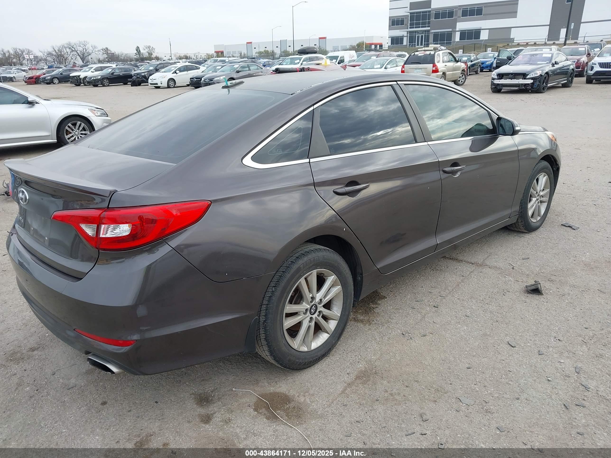 HYUNDAI SONATA image 4