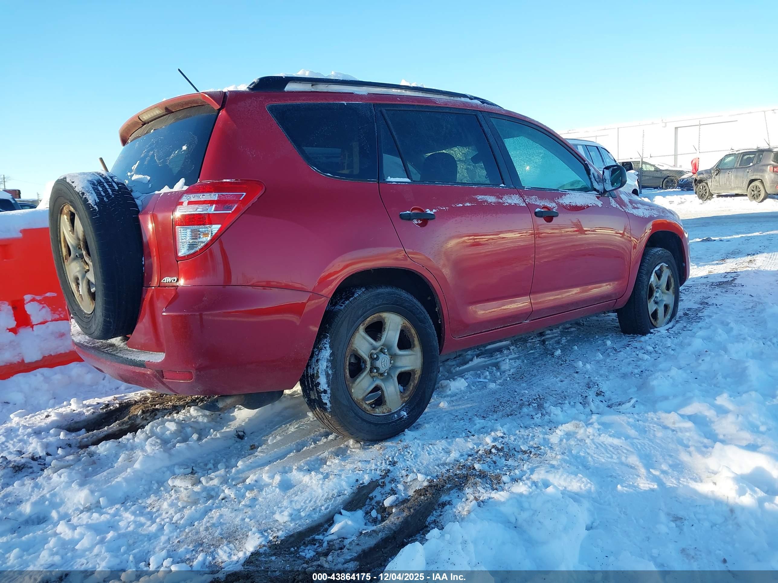 TOYOTA RAV4 image 4
