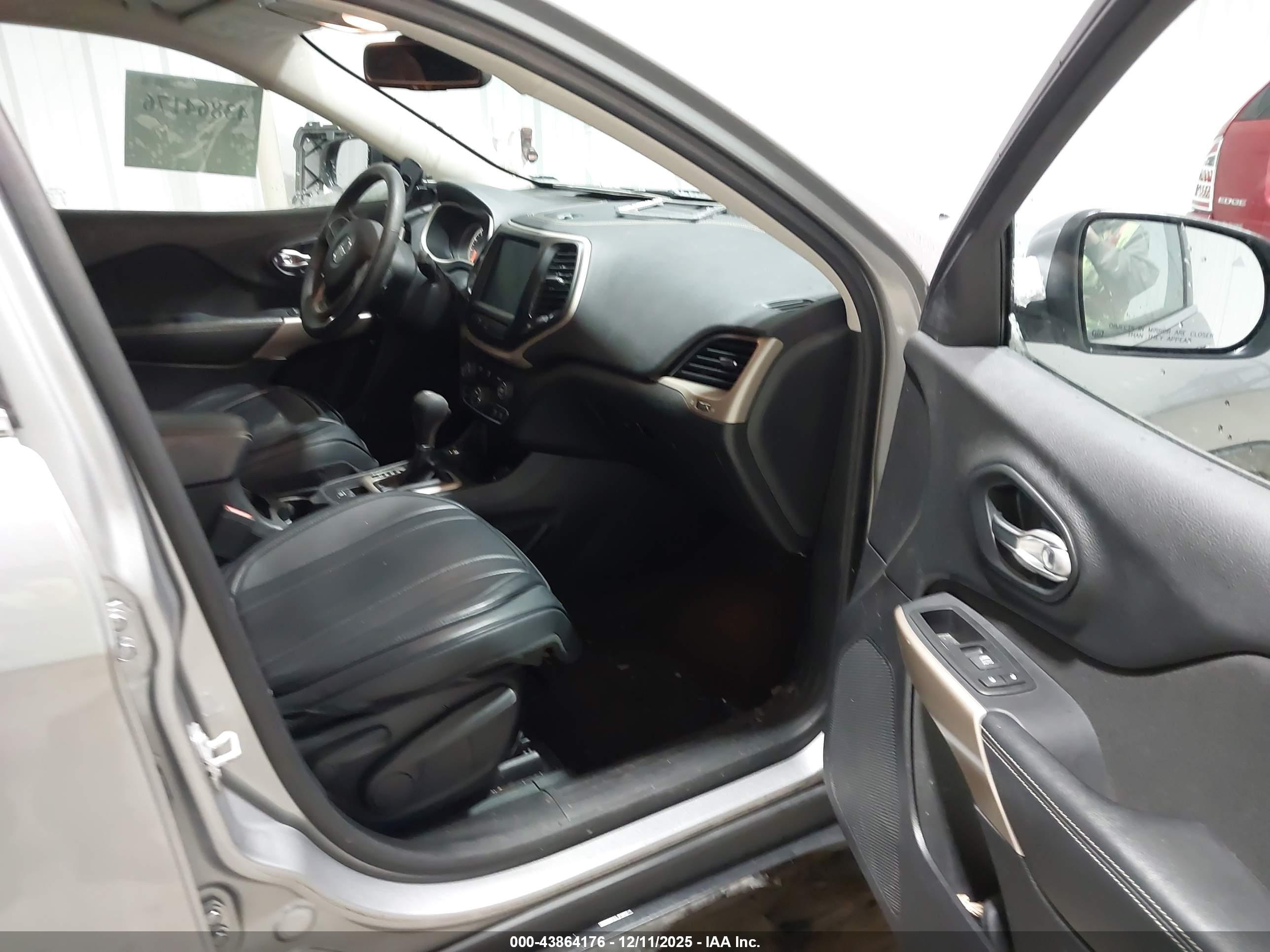 JEEP CHEROKEE image 5