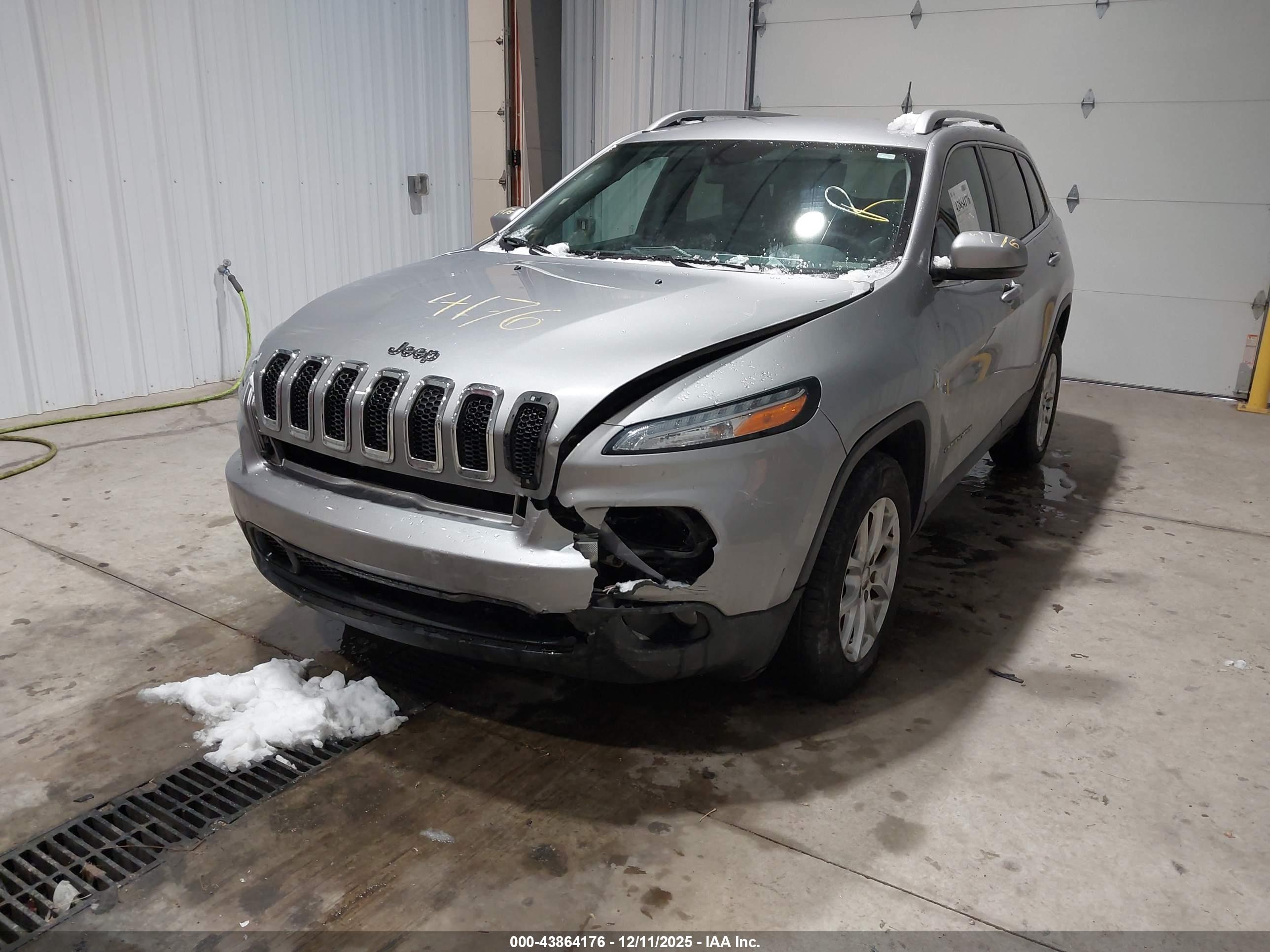 JEEP CHEROKEE image 6