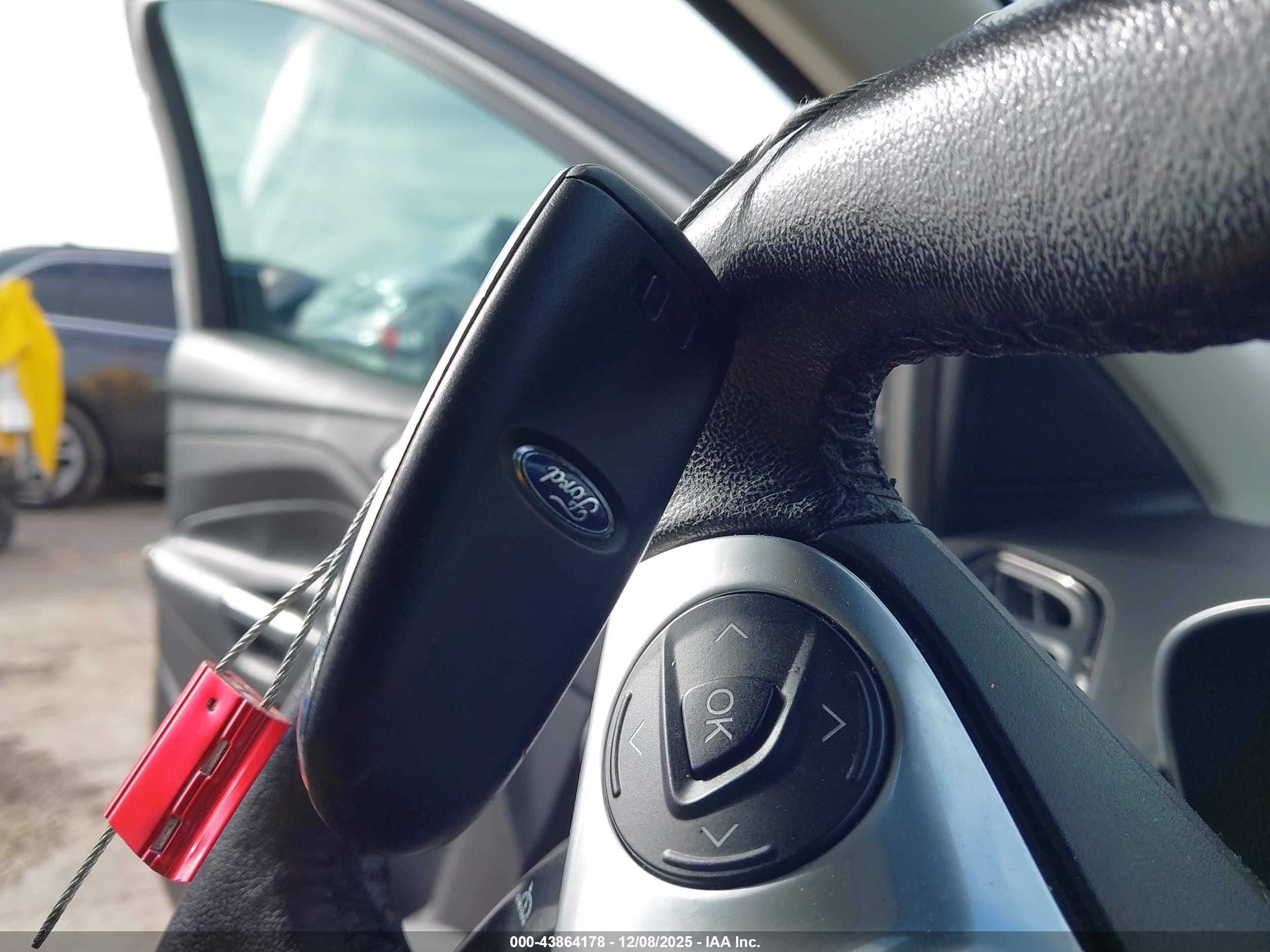 FORD ESCAPE image 11